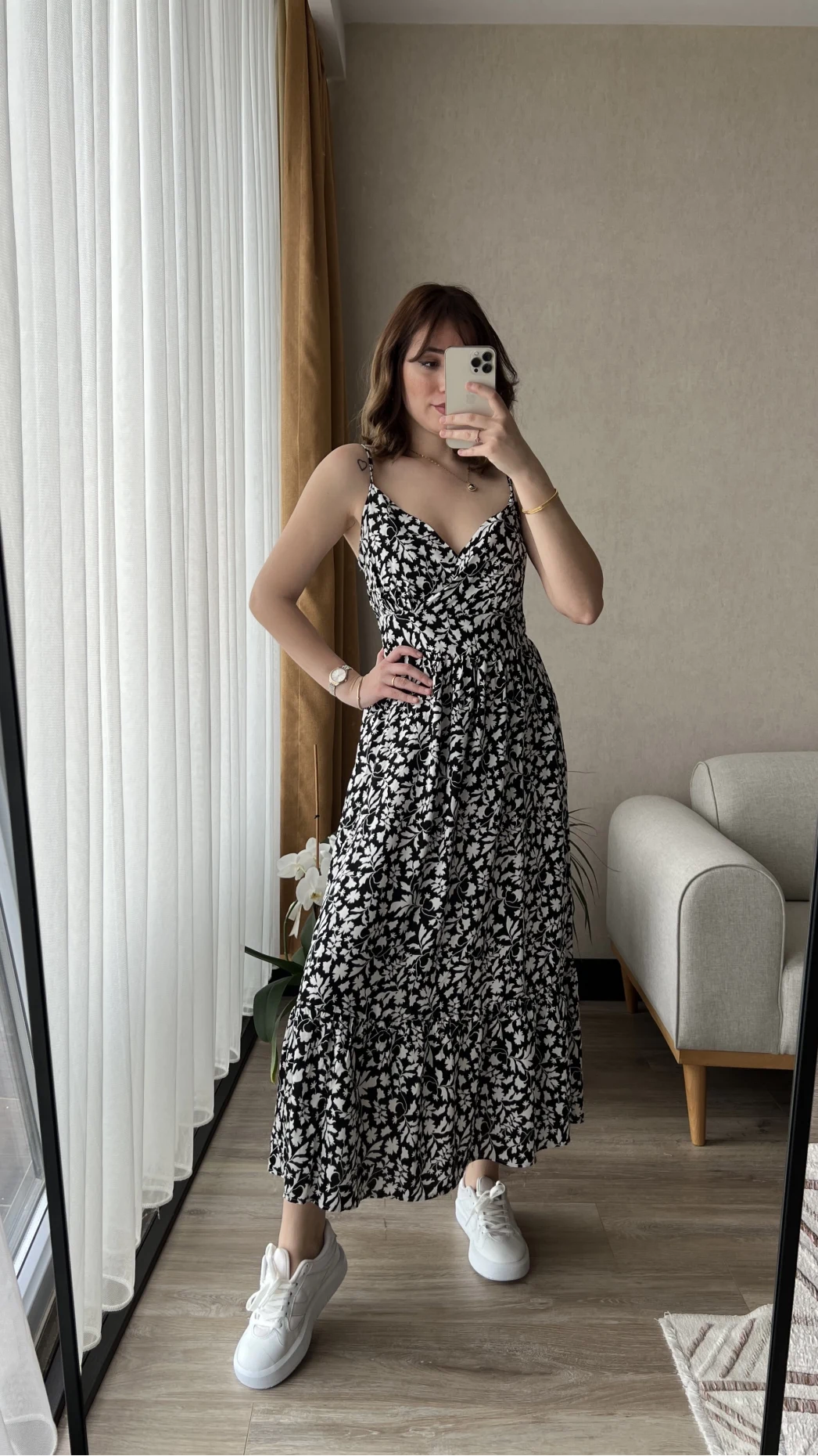 Russell Siyah Beyaz Midi Boy Elbise