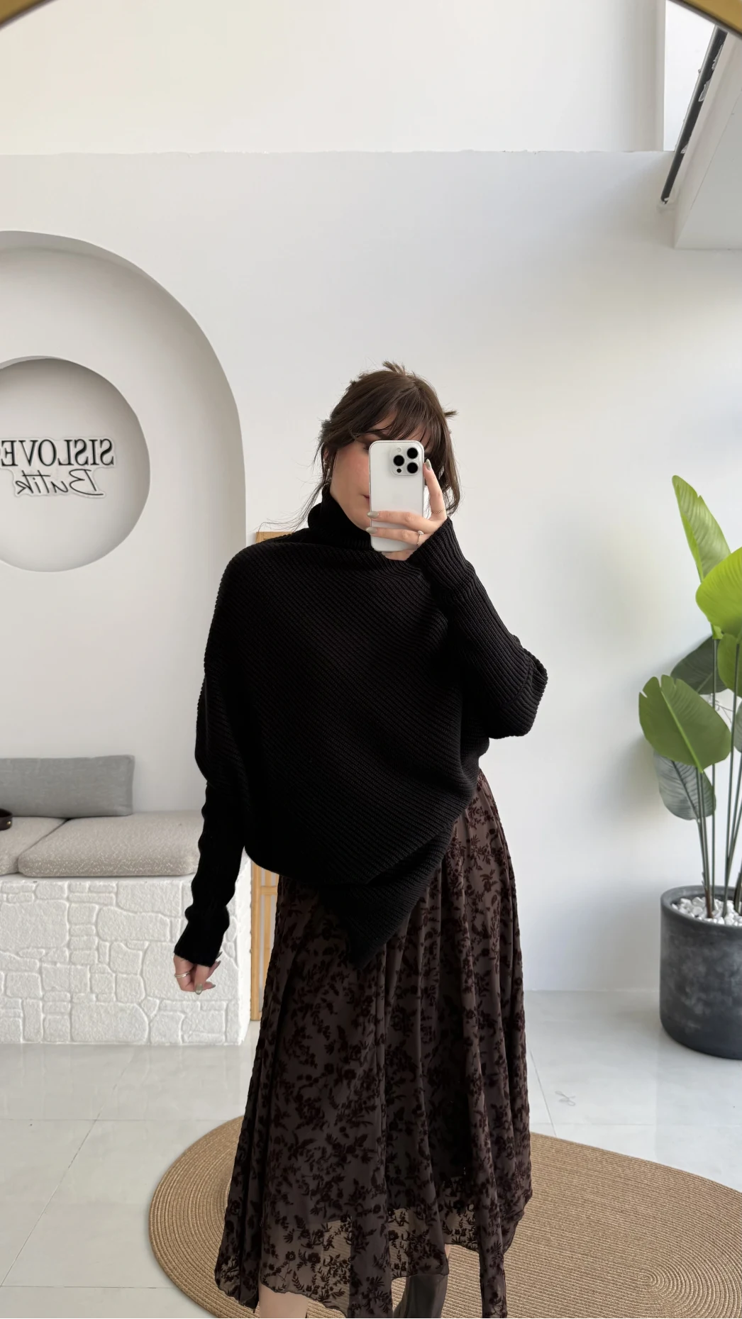 Shirley Asimetrik Kesim Boğazlı Triko Panço - Siyah