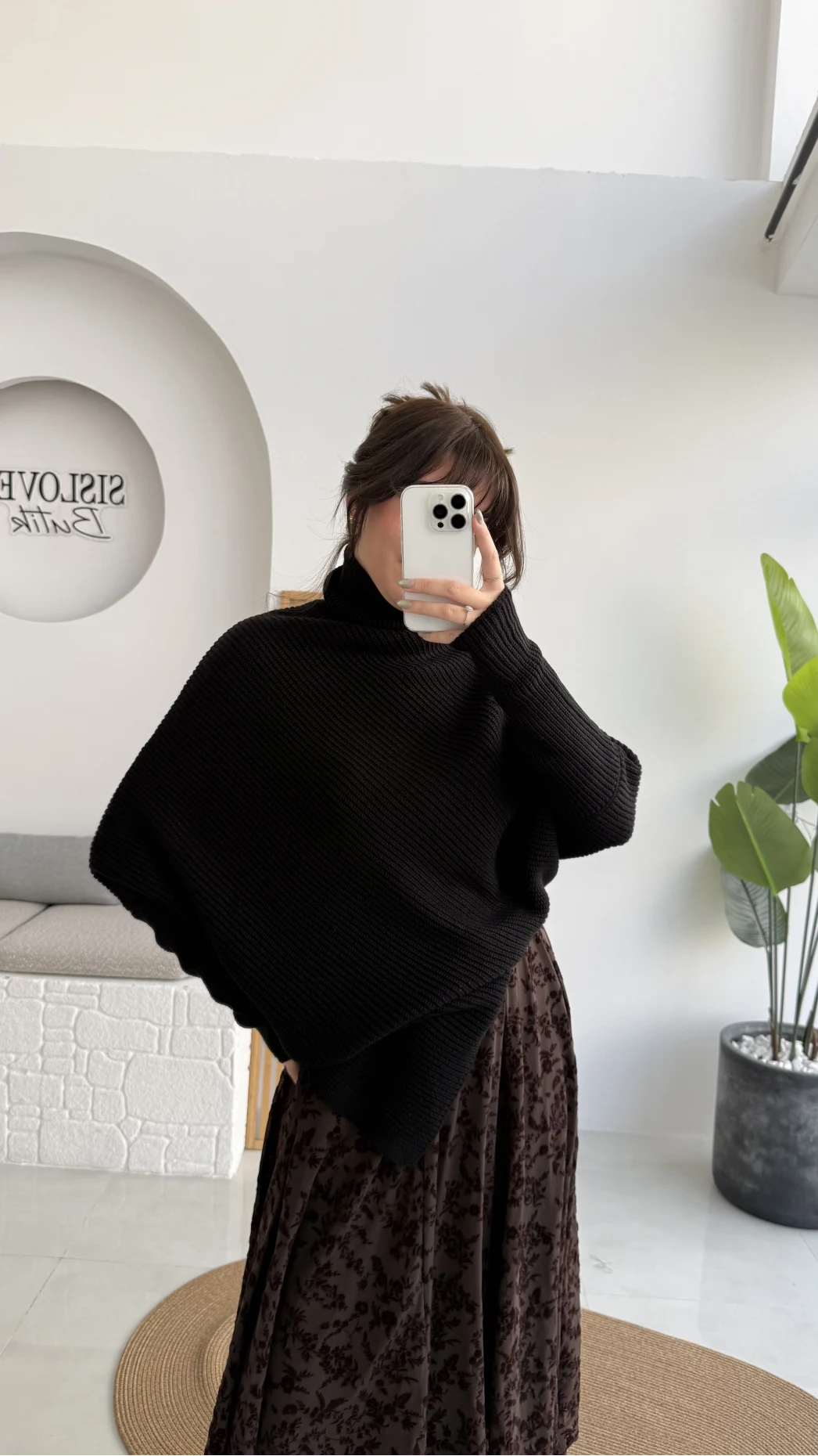 Shirley Asimetrik Kesim Boğazlı Triko Panço - Siyah