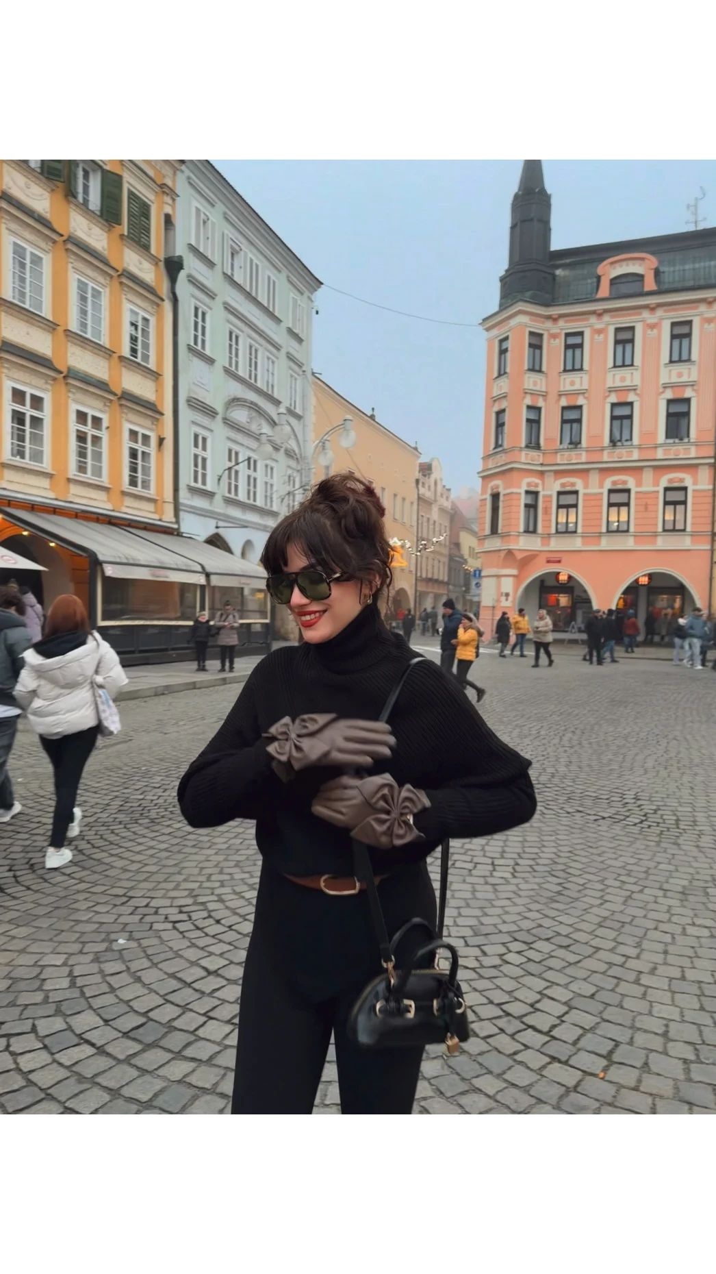 Shirley Asimetrik Kesim Boğazlı Triko Panço - Siyah