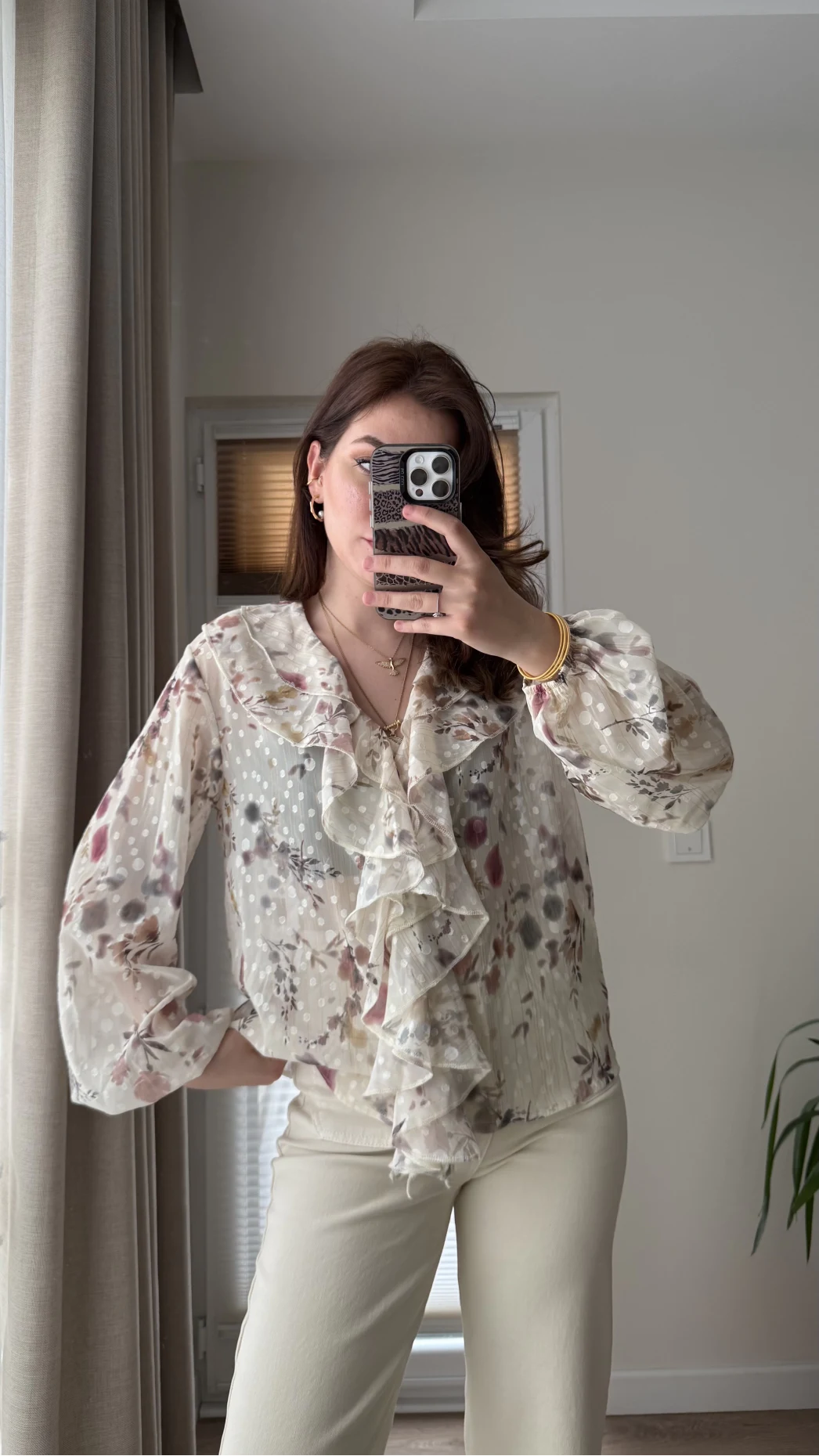 Şifon Fırfır Detay Bluz Krem