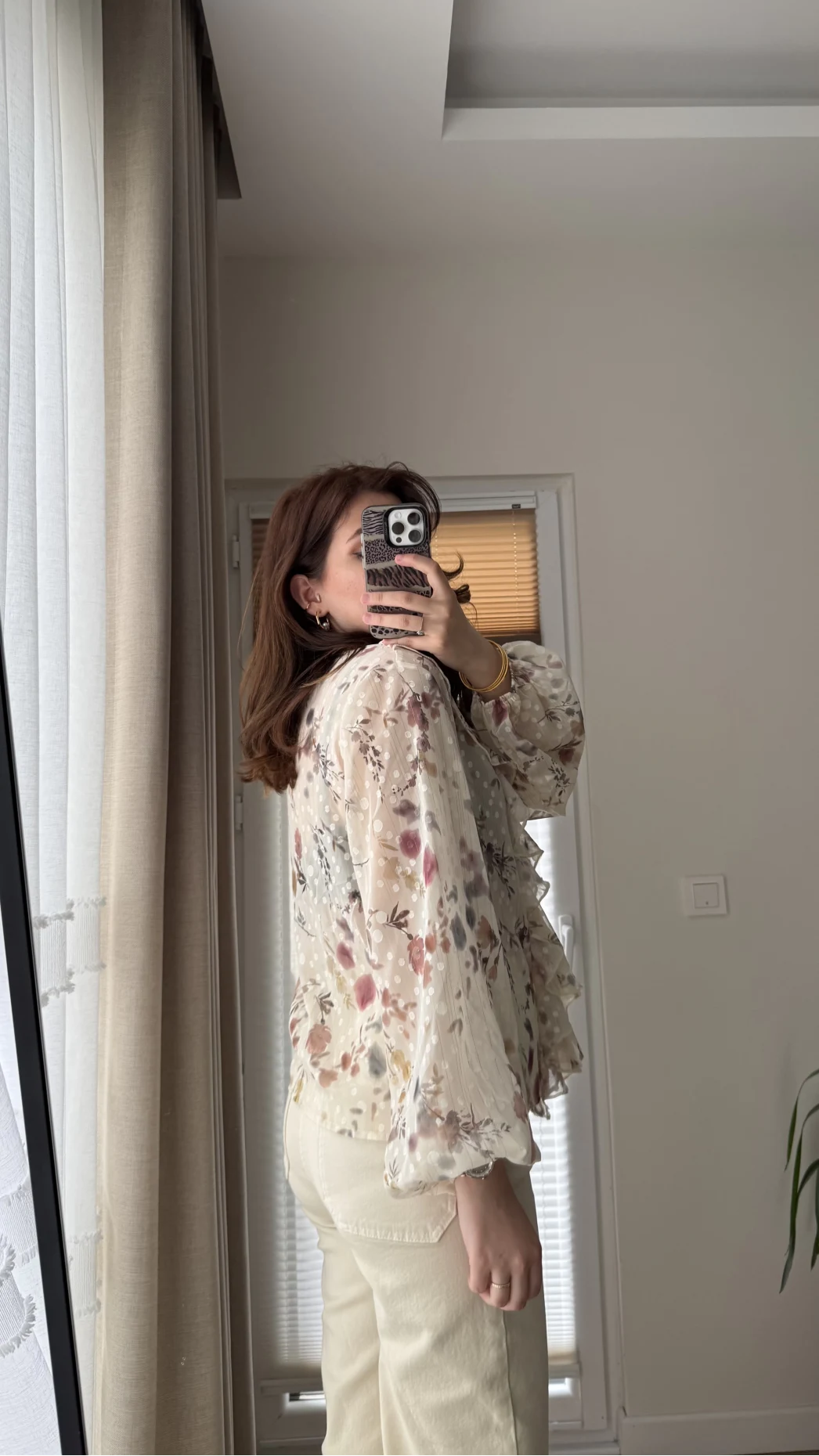 Şifon Fırfır Detay Bluz Krem