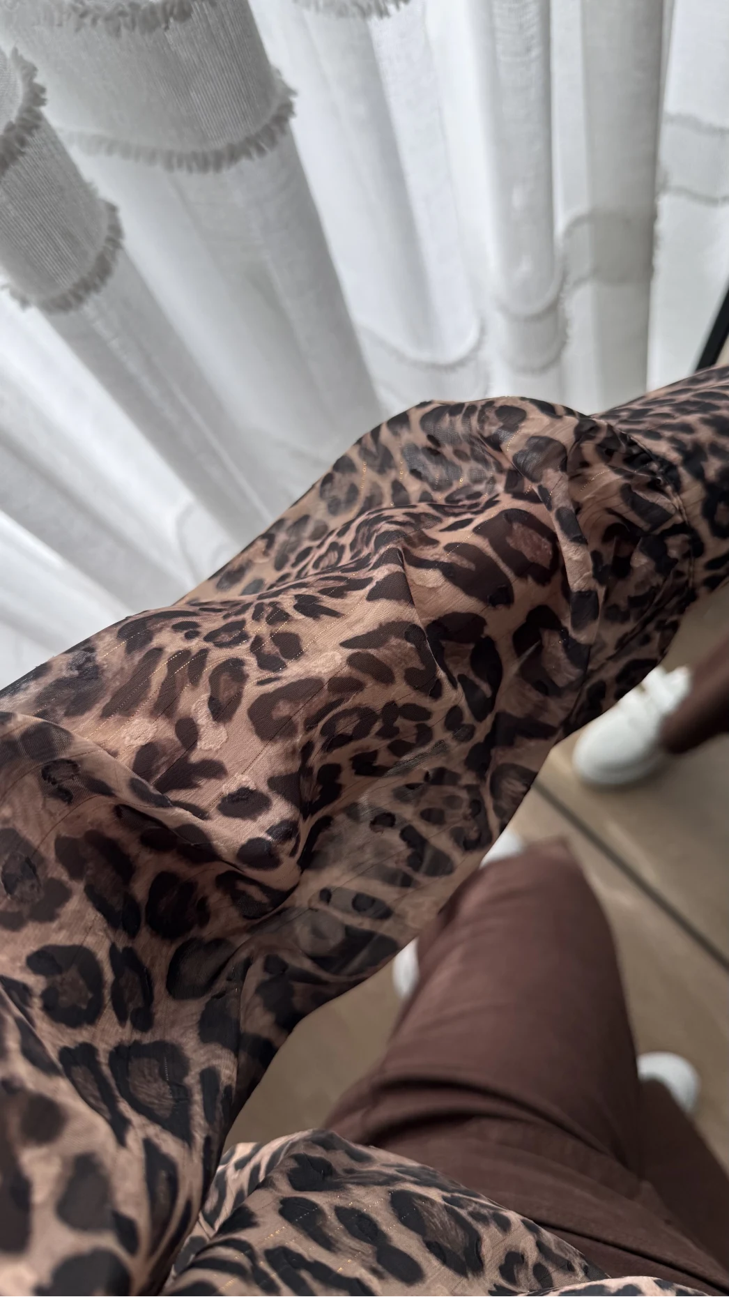 Şifon Leopar Fular Detay Bluz