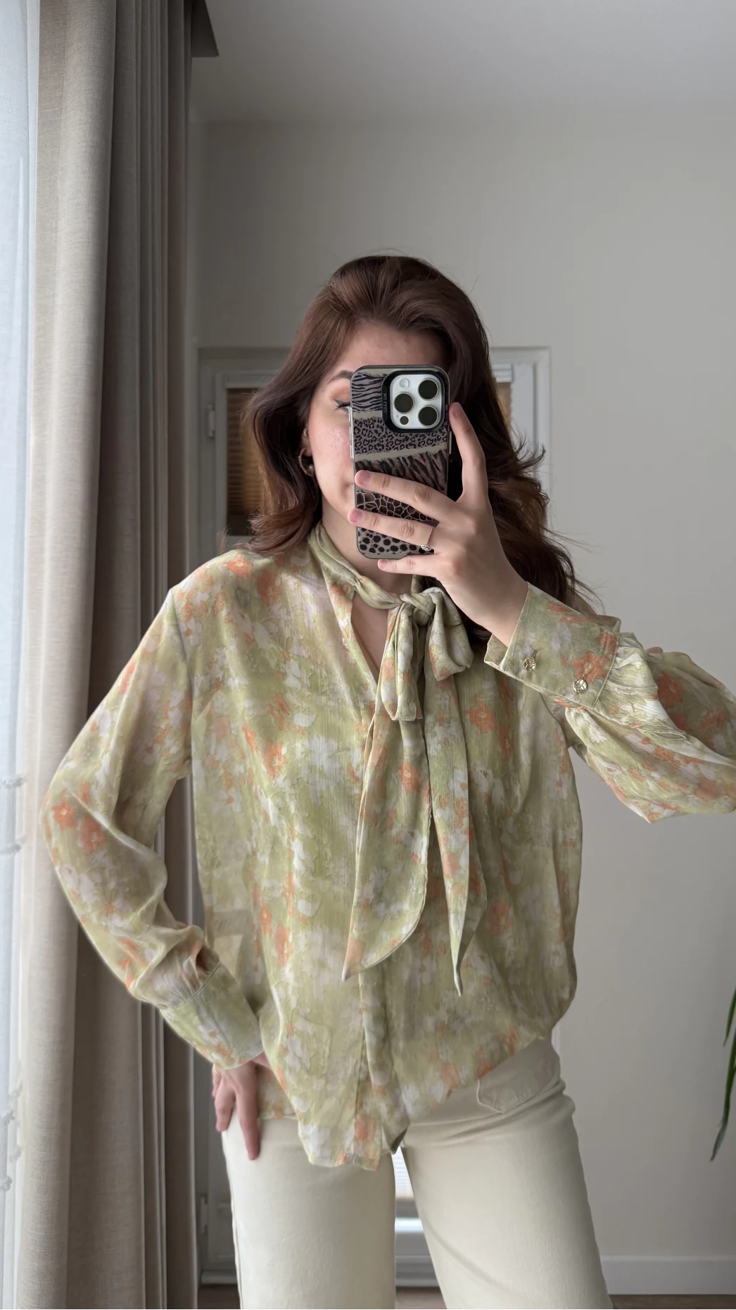 Şifon Yeşil Fular Detay Bluz