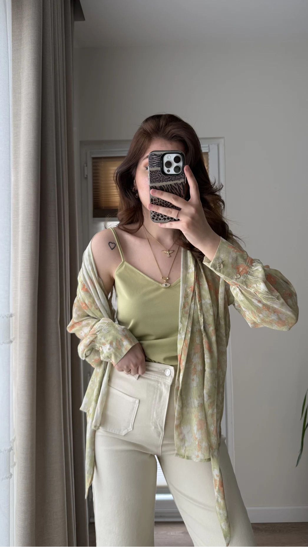 Şifon Yeşil Fular Detay Bluz