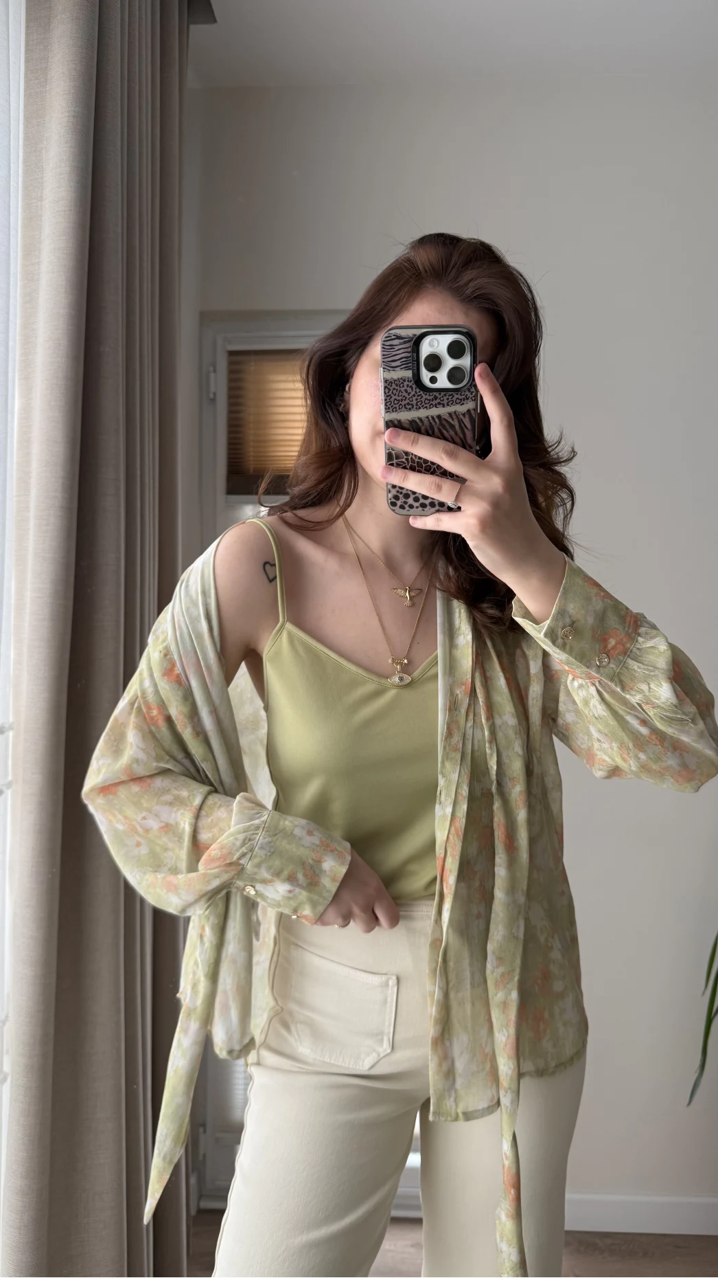 Şifon Yeşil Fular Detay Bluz