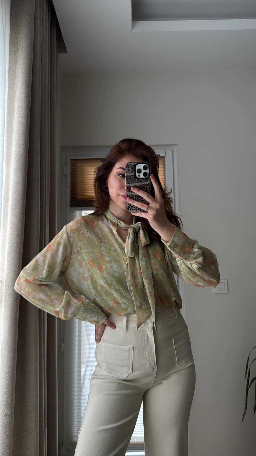 Şifon Yeşil Fular Detay Bluz