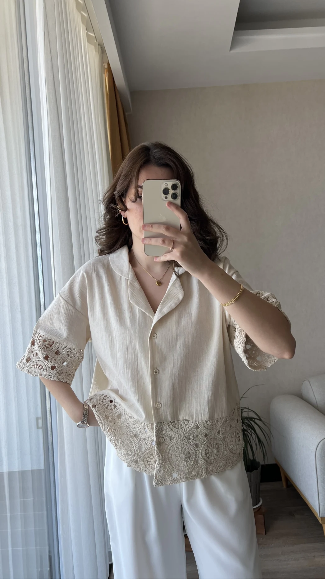 Simu Krem Dantelli Gömlek