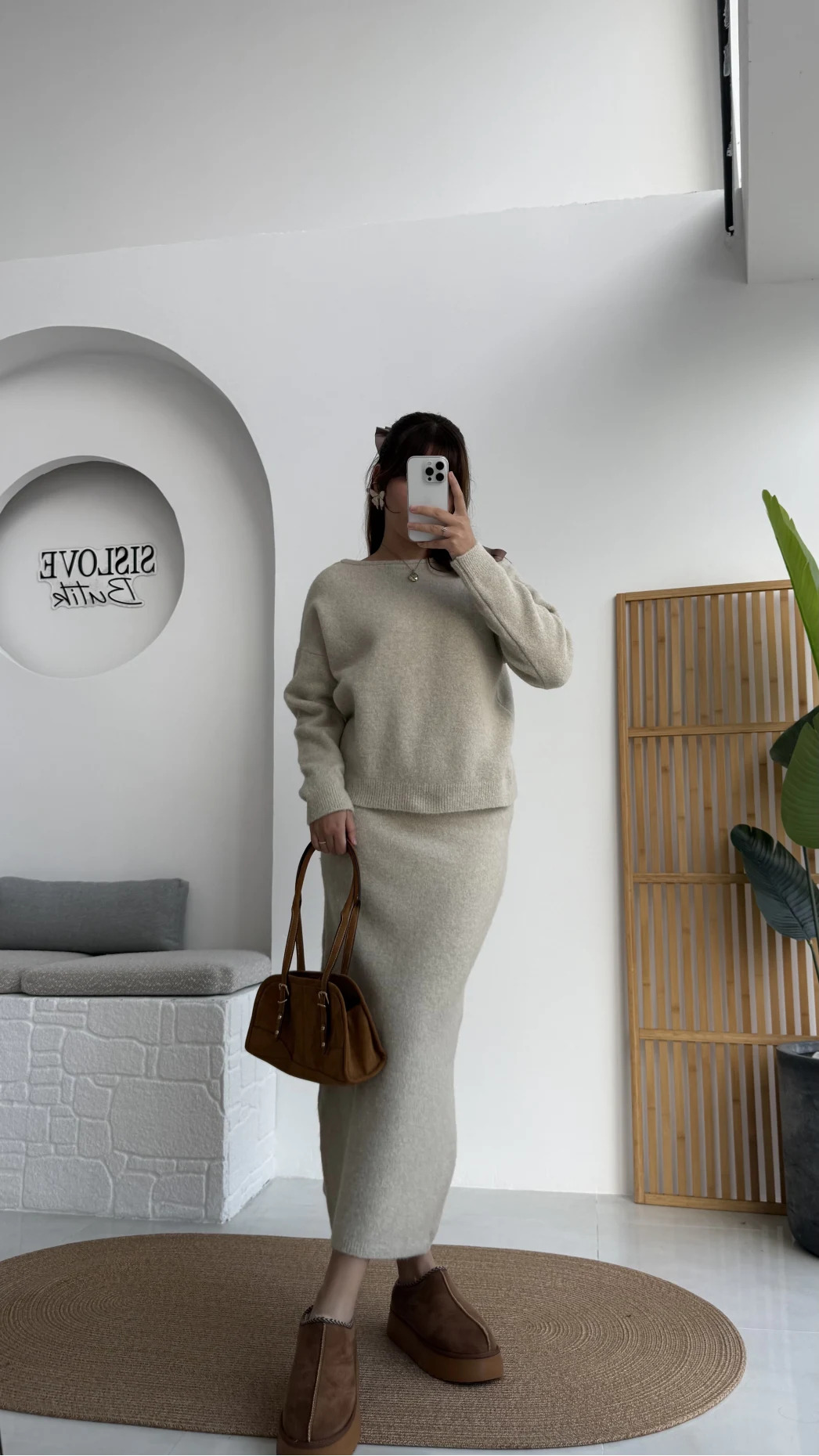 Sırtı Açık Etekli Takım - Taş - Kod: 9005