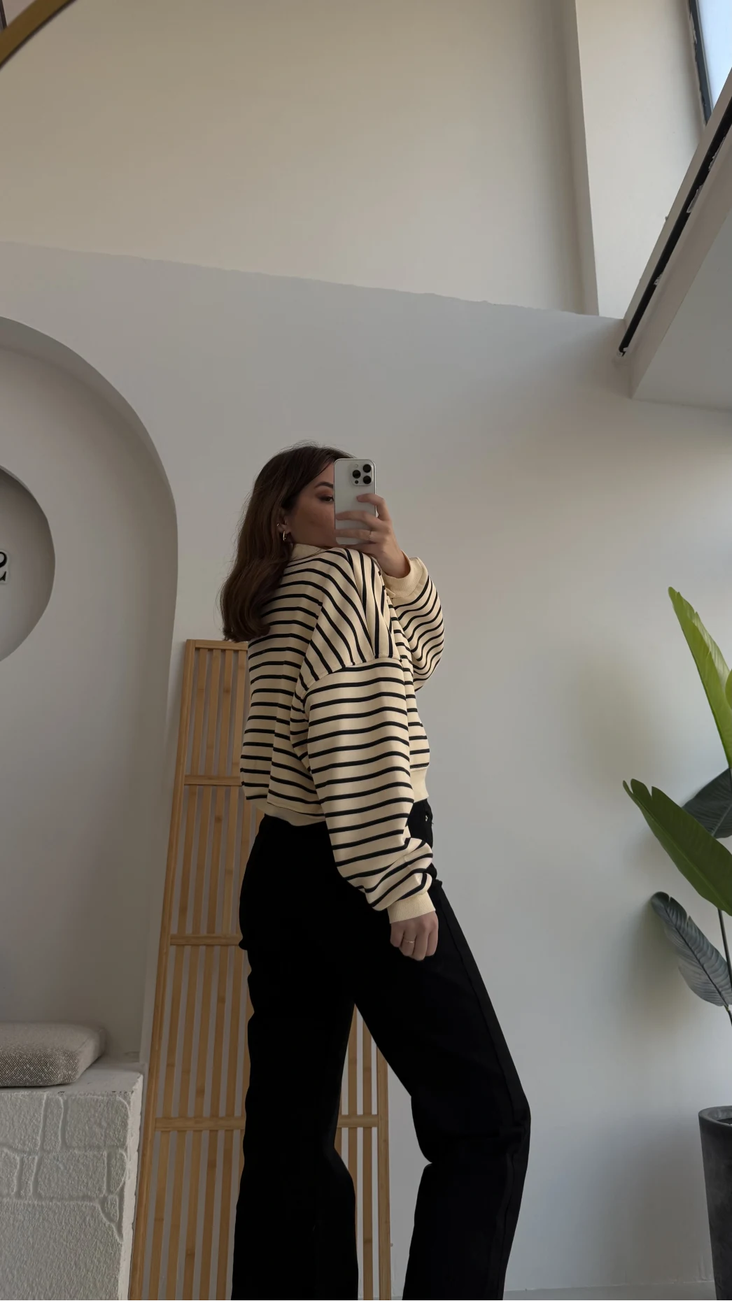 Siyah Çizgili Krem Polo Yaka Sweatshirt