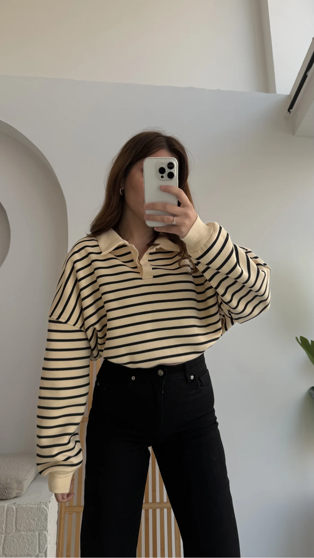 Siyah Çizgili Krem Polo Yaka Sweatshirt