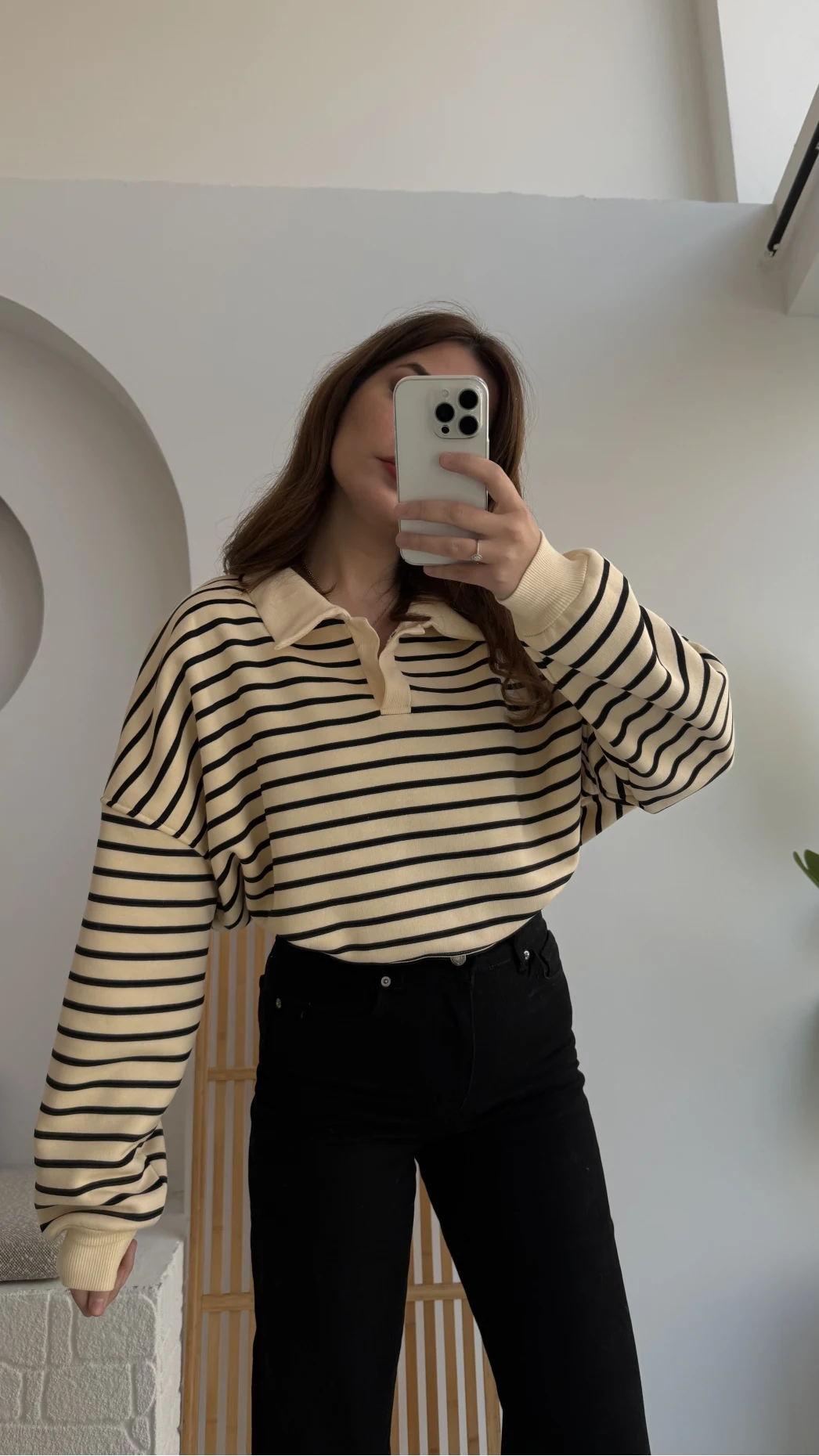 Siyah Çizgili Krem Polo Yaka Sweatshirt