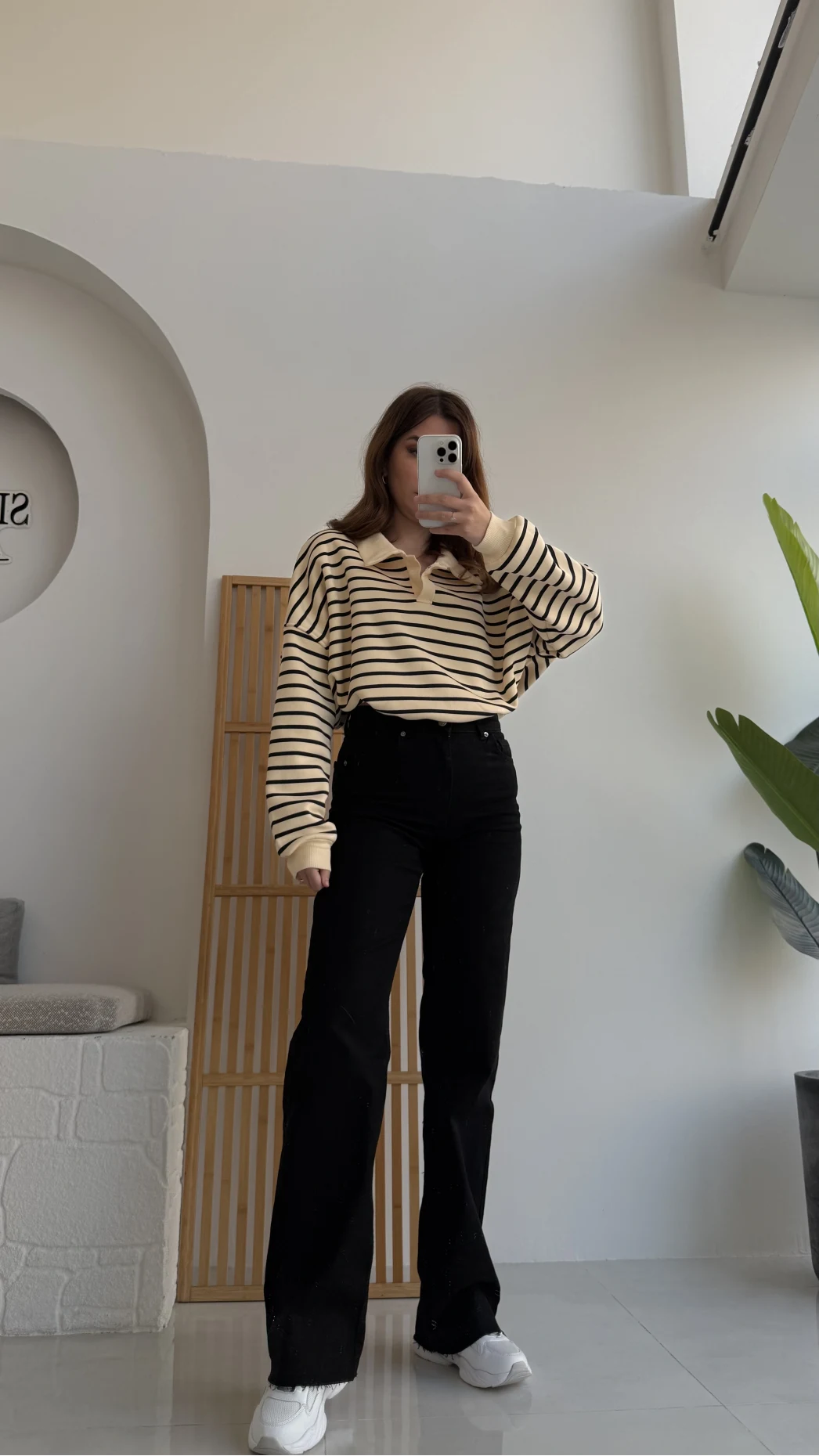 Siyah Çizgili Krem Polo Yaka Sweatshirt