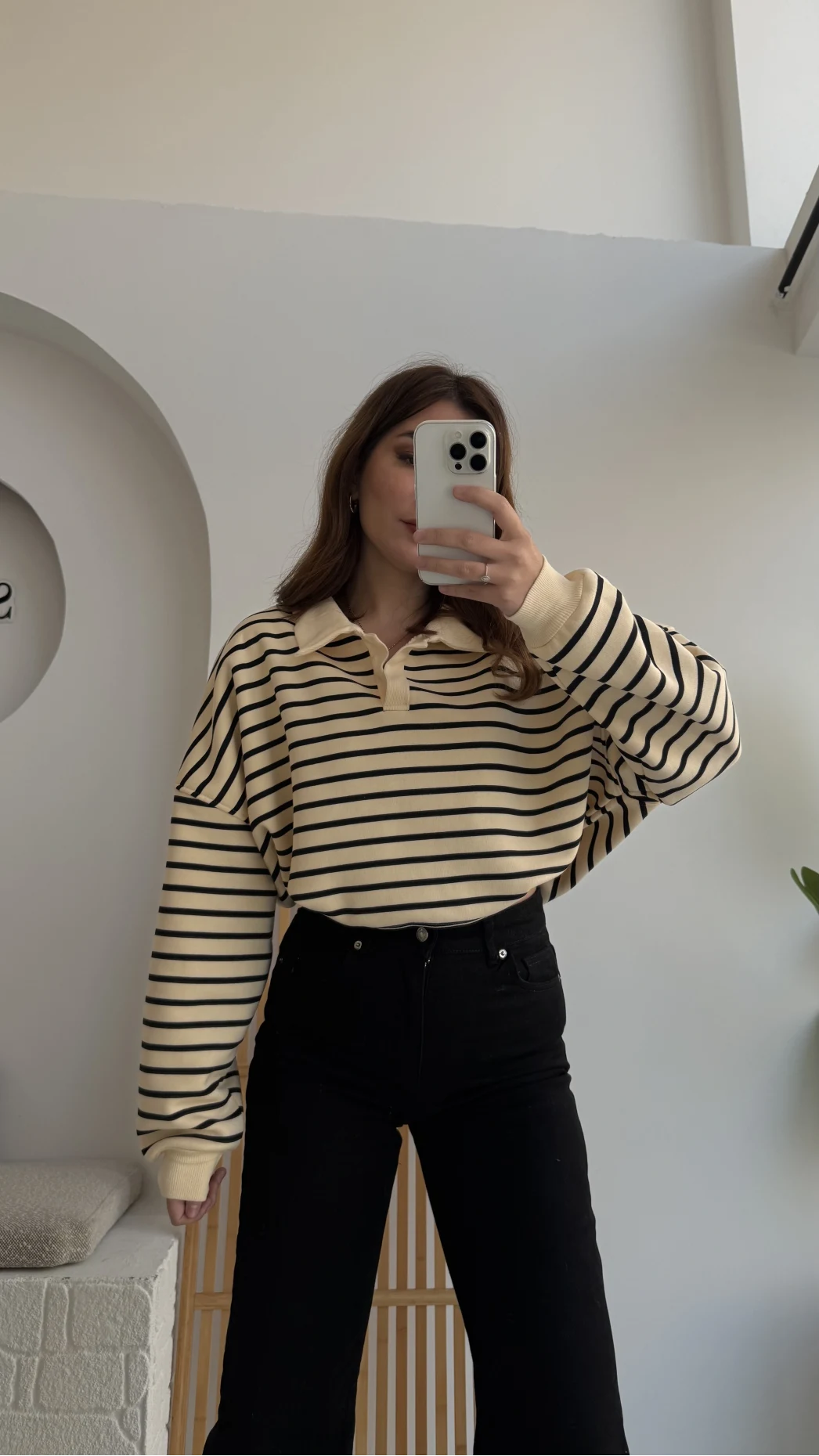 Siyah Çizgili Krem Polo Yaka Sweatshirt