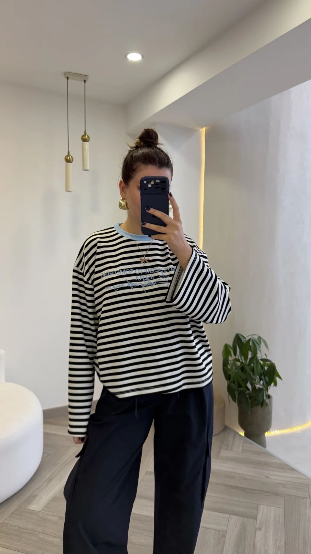 Siyah Çizgili Mavi Baskılı Sweatshirt - Kod: 1126