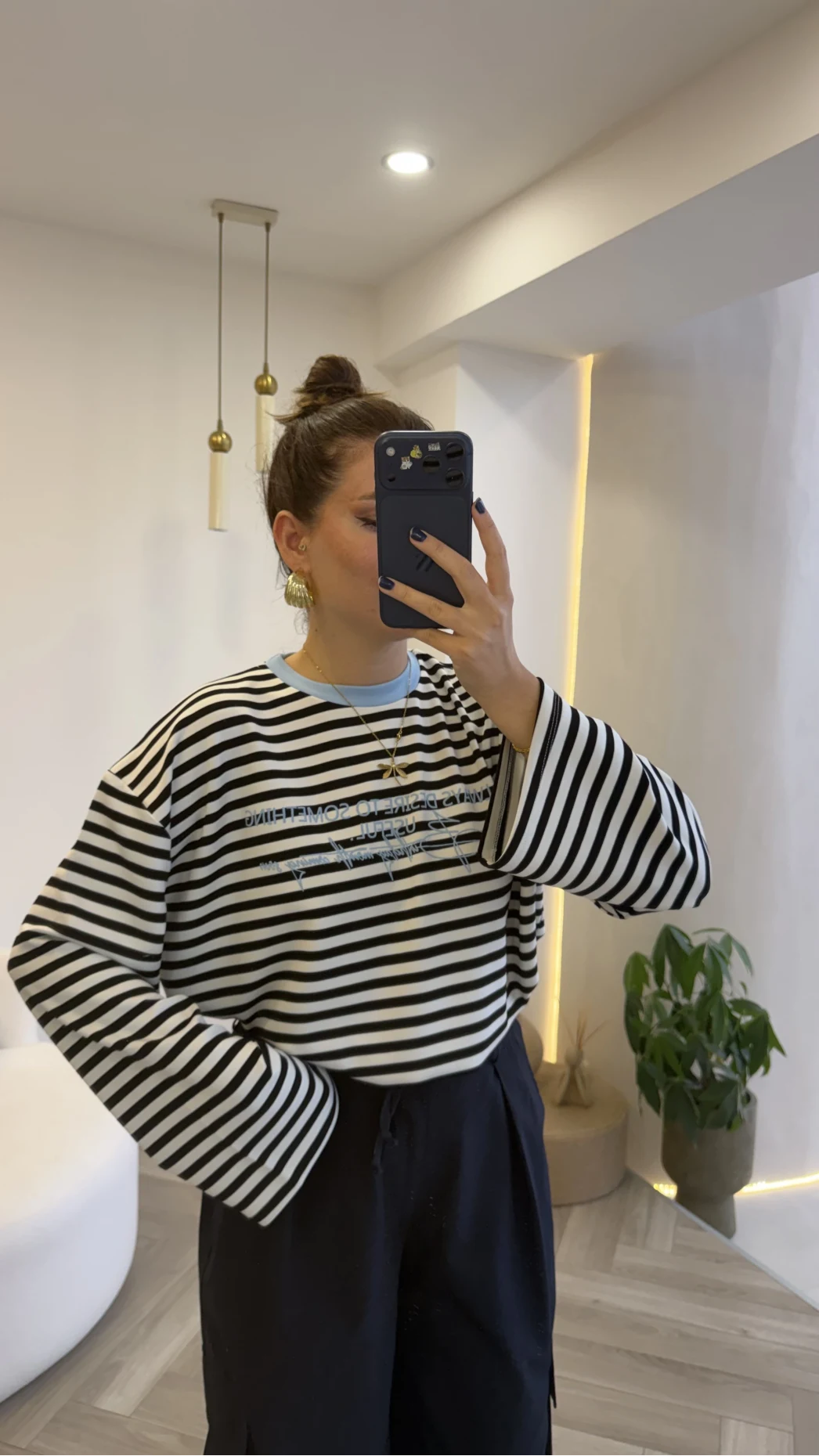 Siyah Çizgili Mavi Baskılı Sweatshirt - Kod: 1126