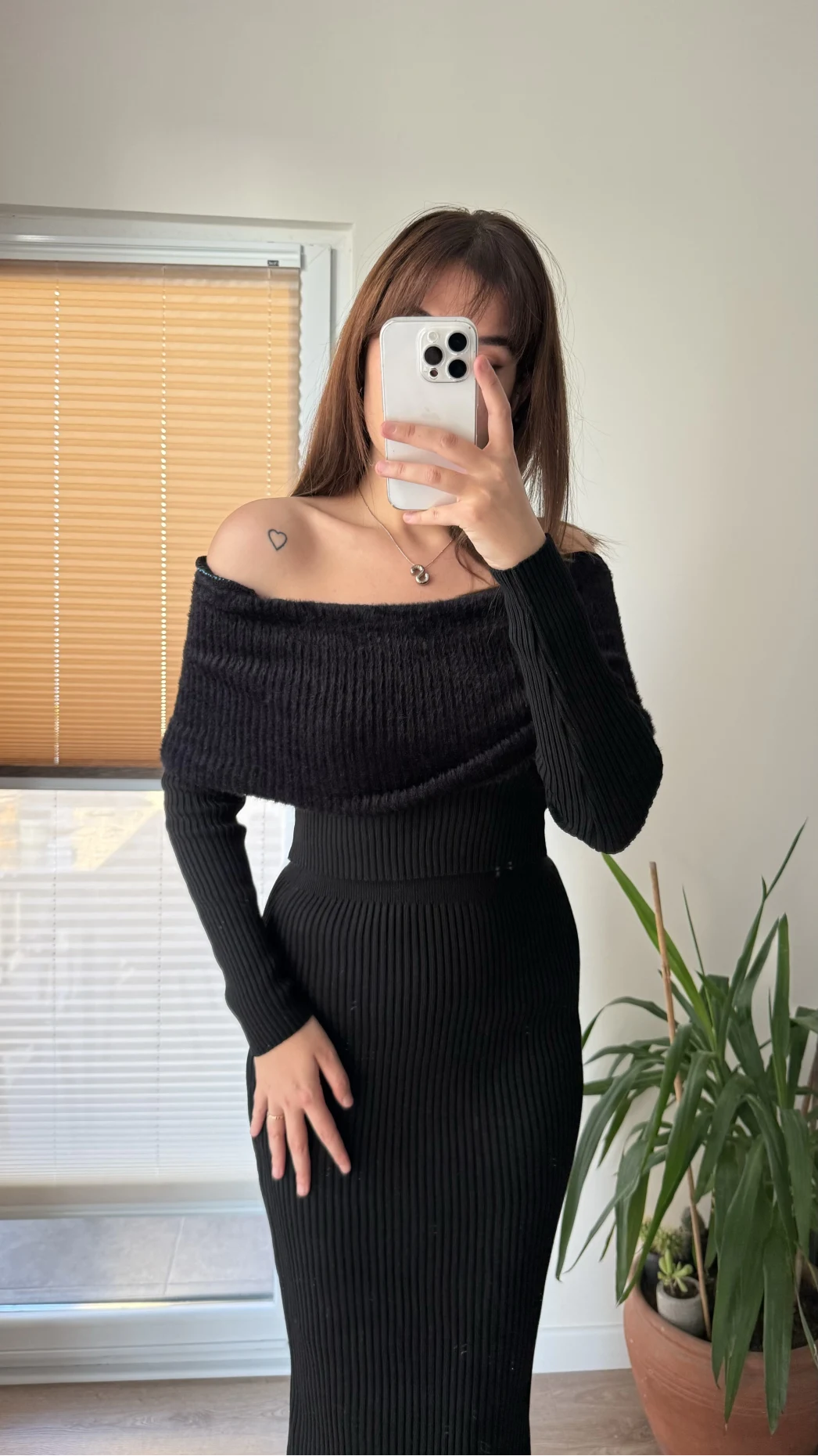 Siyah Madonna Model Etek & Kazak Triko Takım