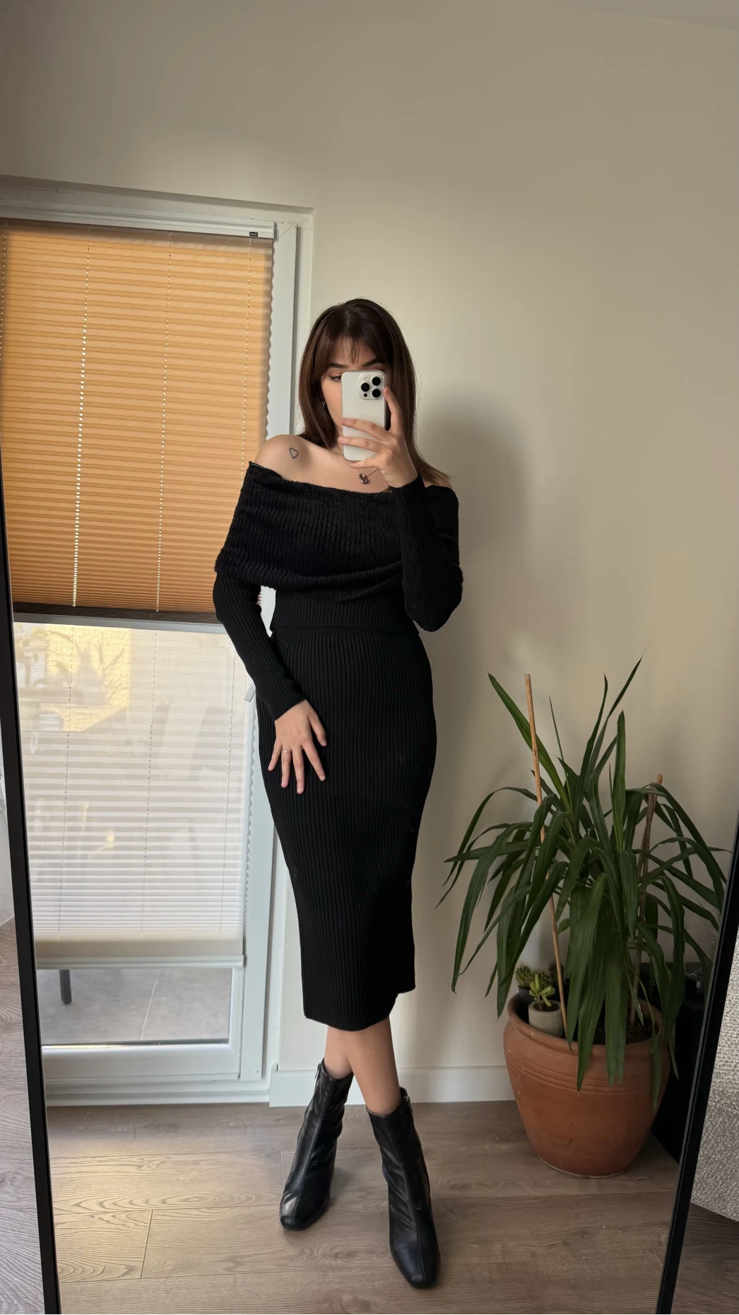 Siyah Madonna Model Etek & Kazak Triko Takım