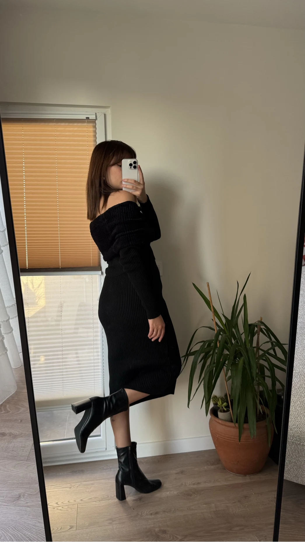 Siyah Madonna Model Etek & Kazak Triko Takım