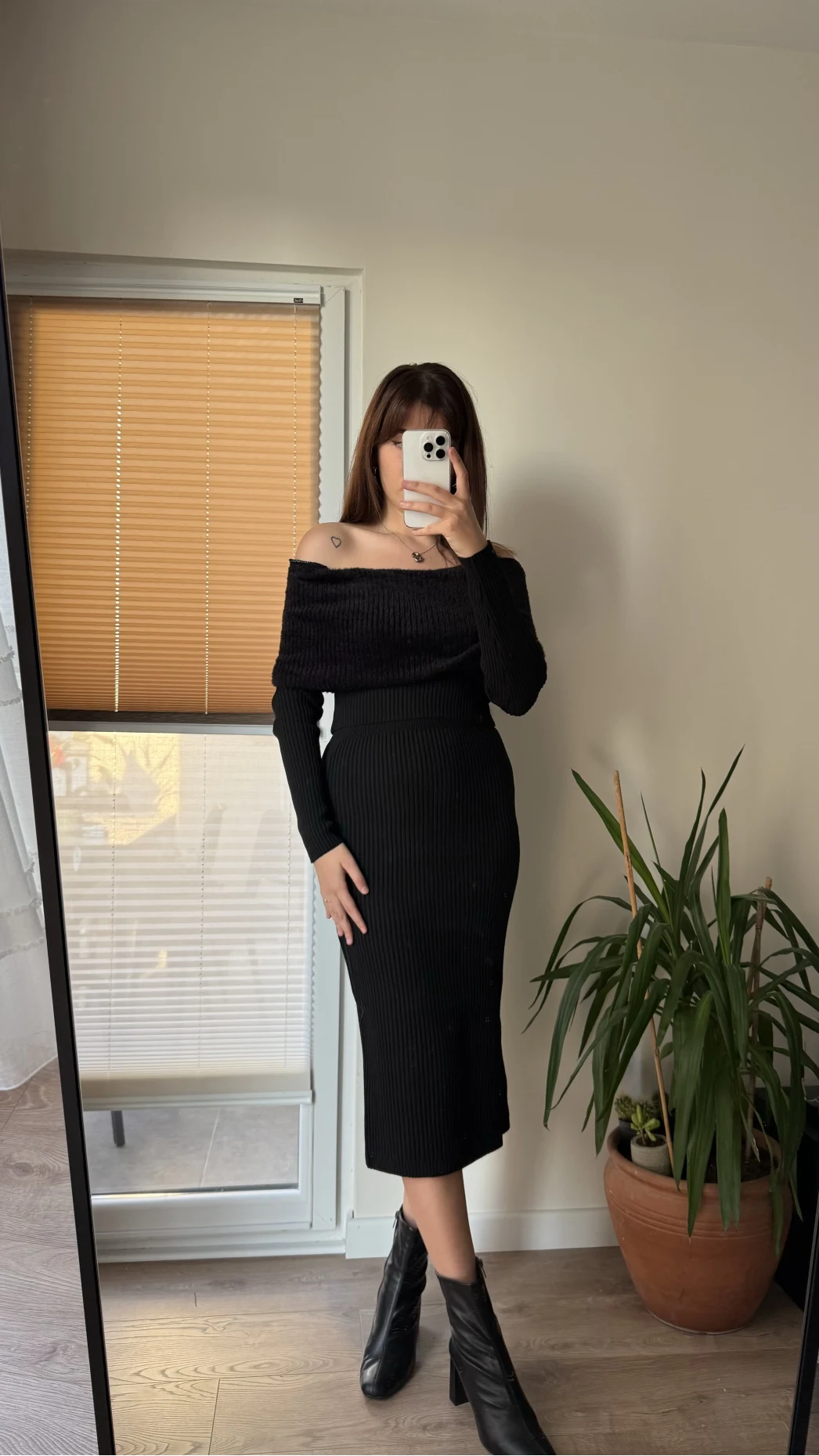 Siyah Madonna Model Etek & Kazak Triko Takım