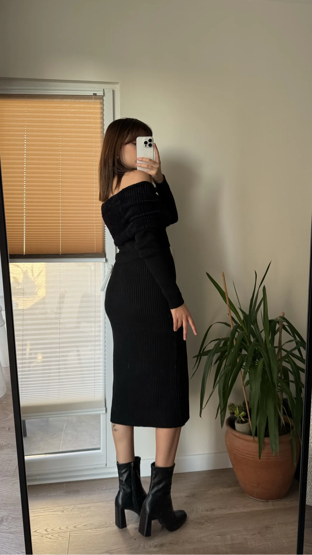 Siyah Madonna Model Etek & Kazak Triko Takım