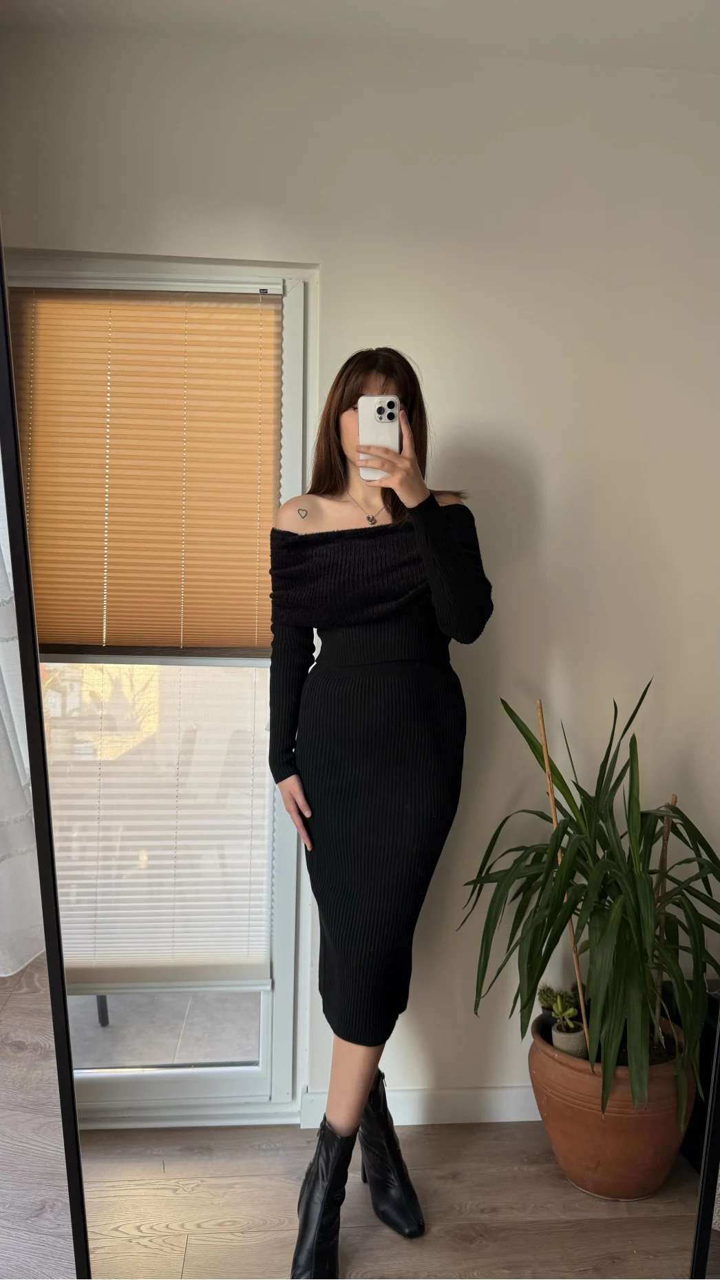 Siyah Madonna Model Etek & Kazak Triko Takım