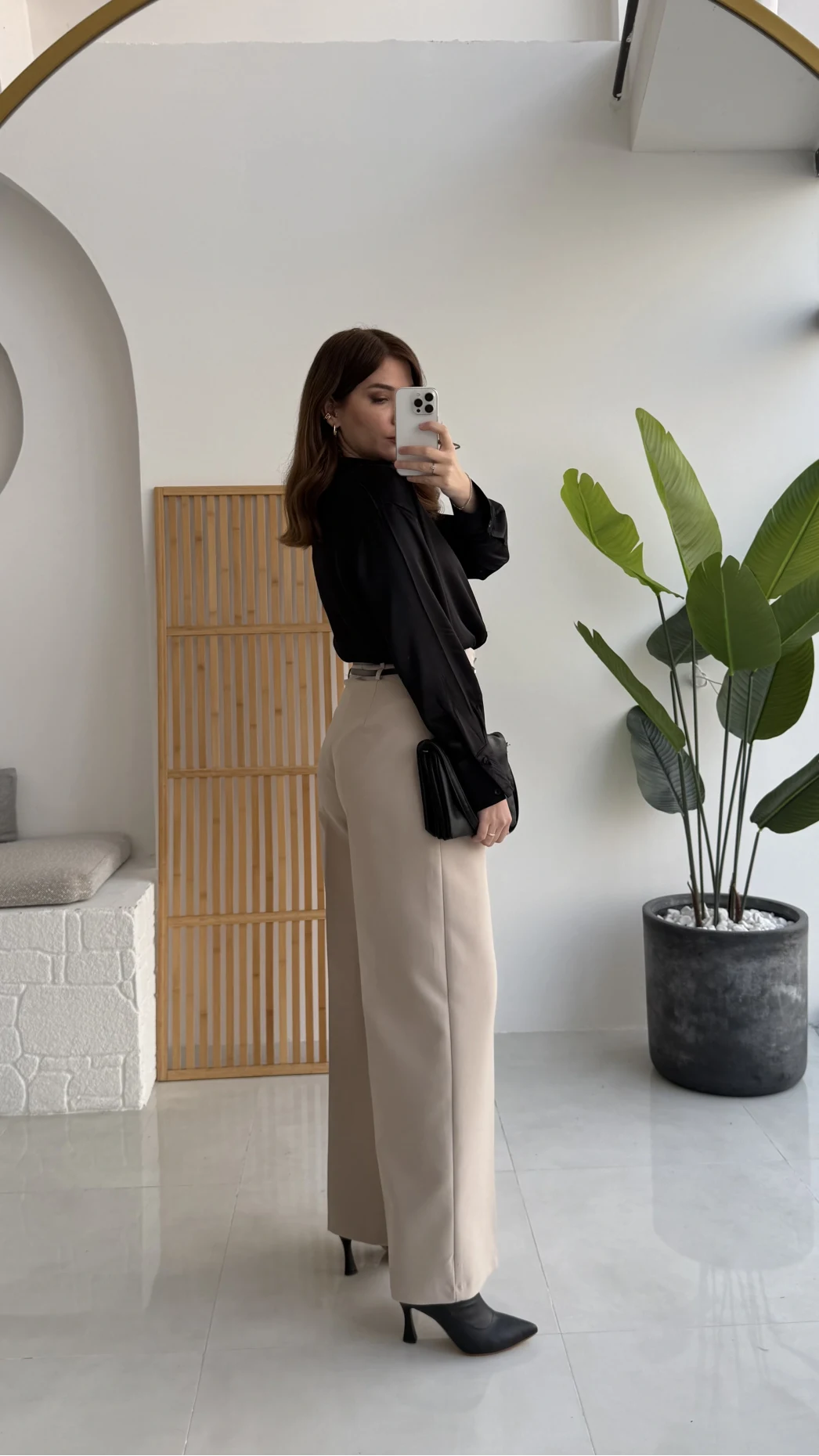 Sofia Dökümlü Saten Gömlek - Siyah