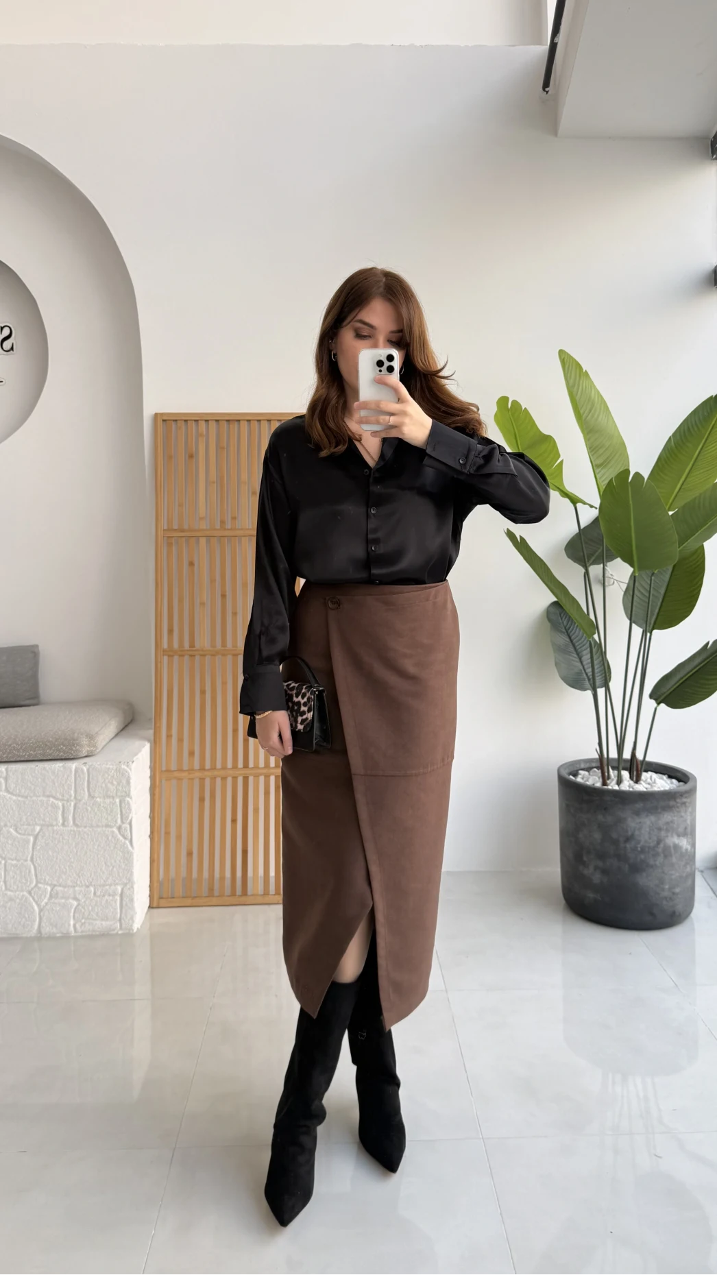 Tanya Asimetrik Kesim Düğme Detay Süet Etek - Acı Kahve