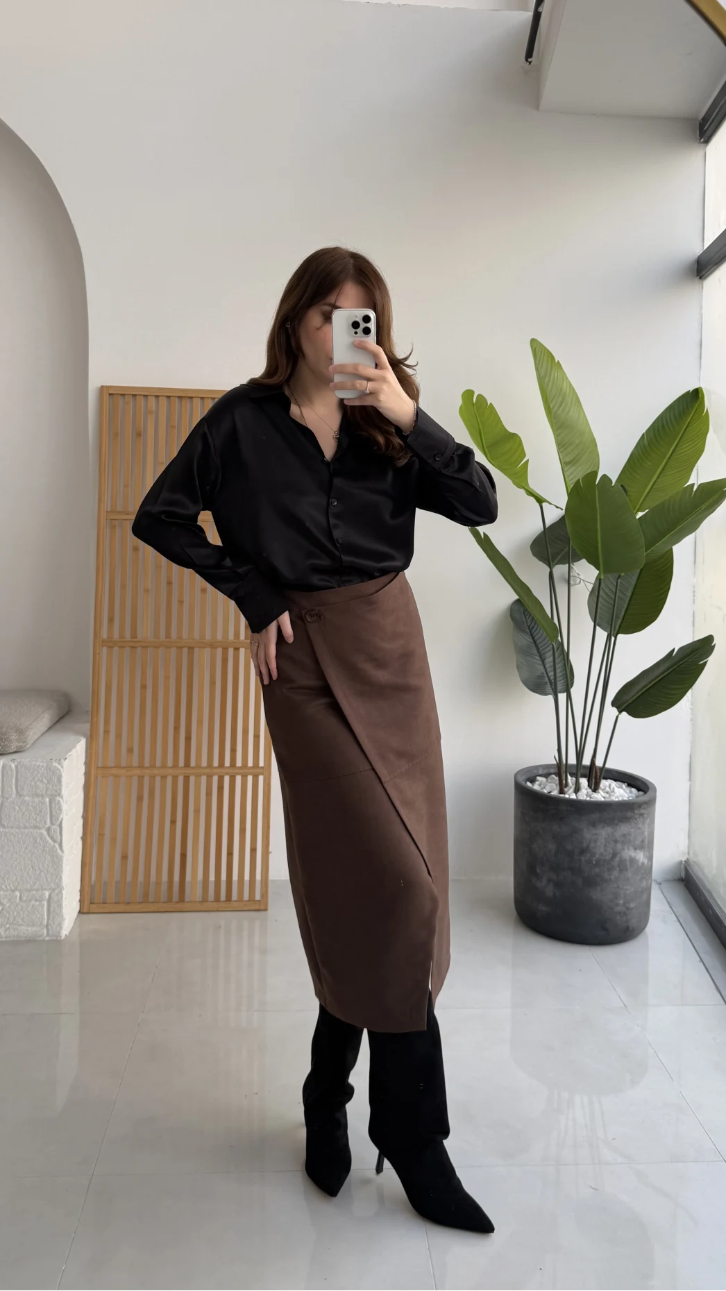 Tanya Asimetrik Kesim Düğme Detay Süet Etek - Acı Kahve