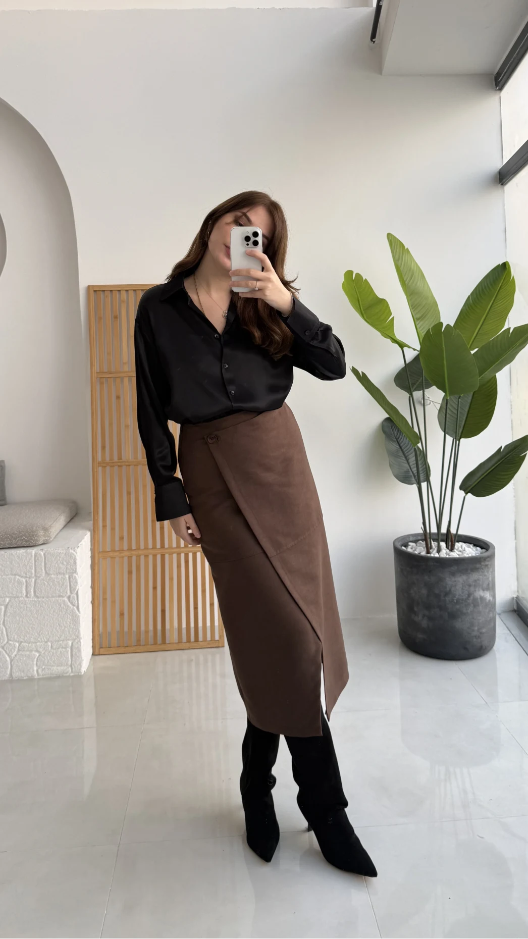 Tanya Asimetrik Kesim Düğme Detay Süet Etek - Acı Kahve