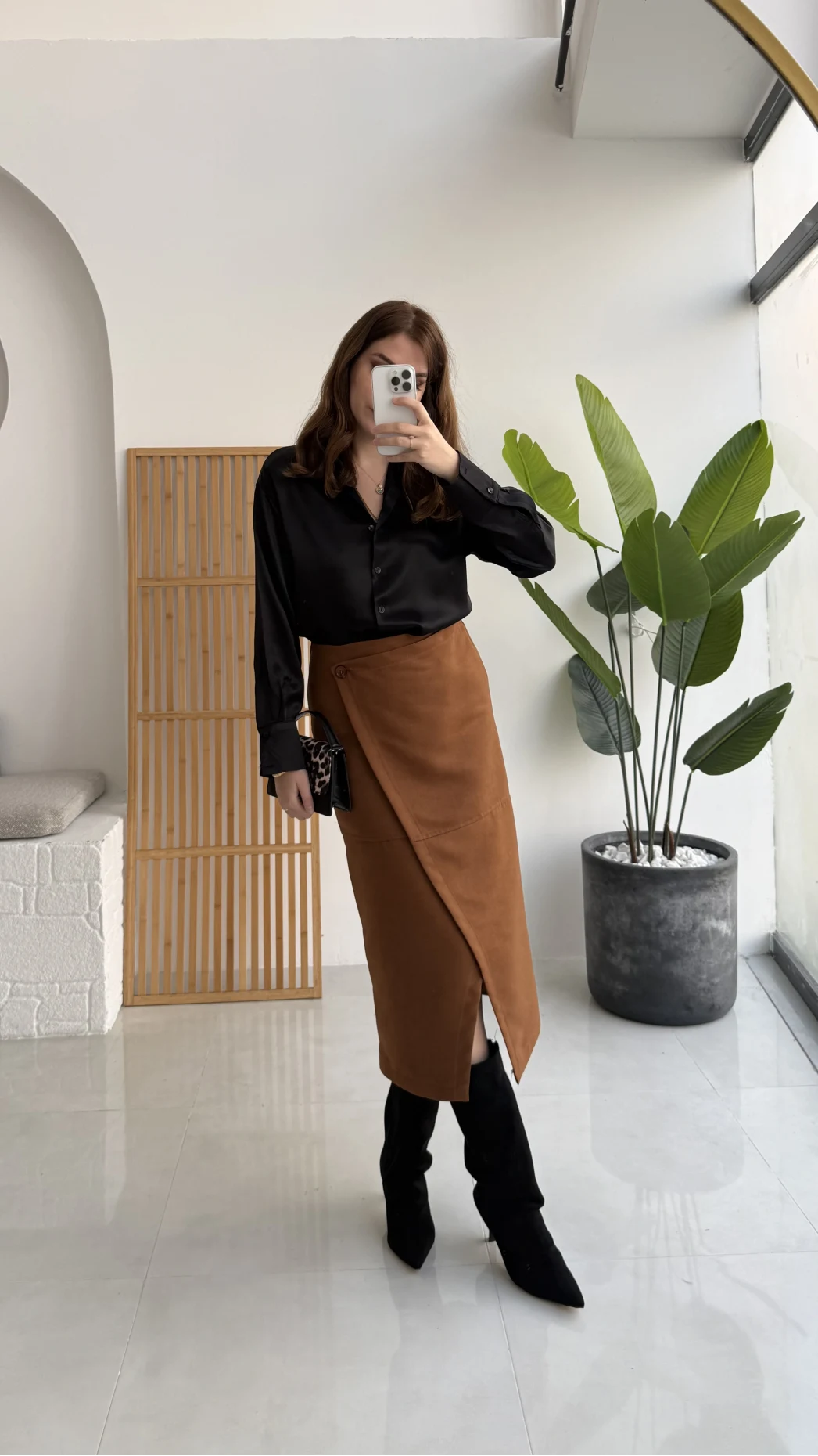 Tanya Asimetrik Kesim Düğme Detay Süet Etek - Camel