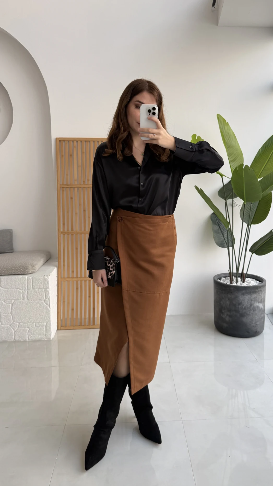 Tanya Asimetrik Kesim Düğme Detay Süet Etek - Camel