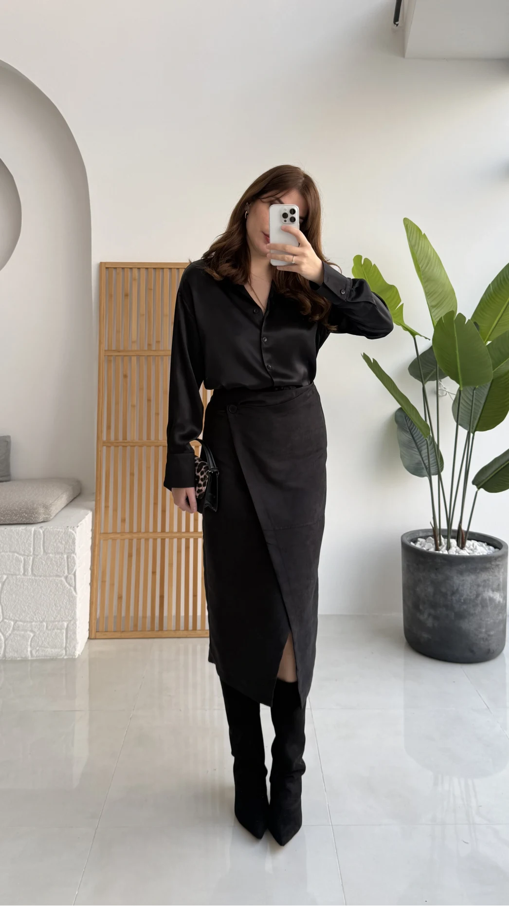 Tanya Asimetrik Kesim Düğme Detay Süet Etek - Siyah