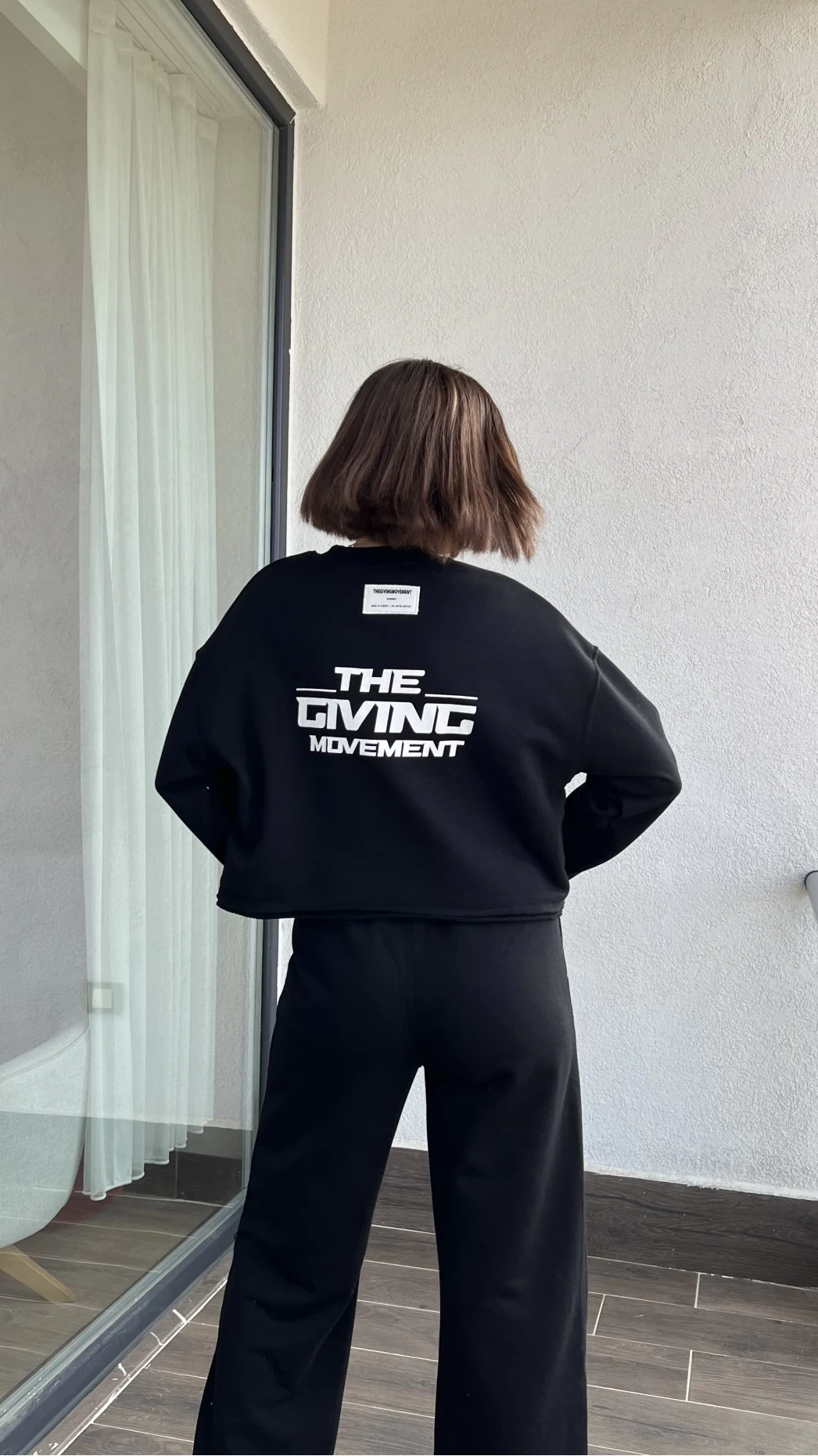 The Giving Siyah Takım