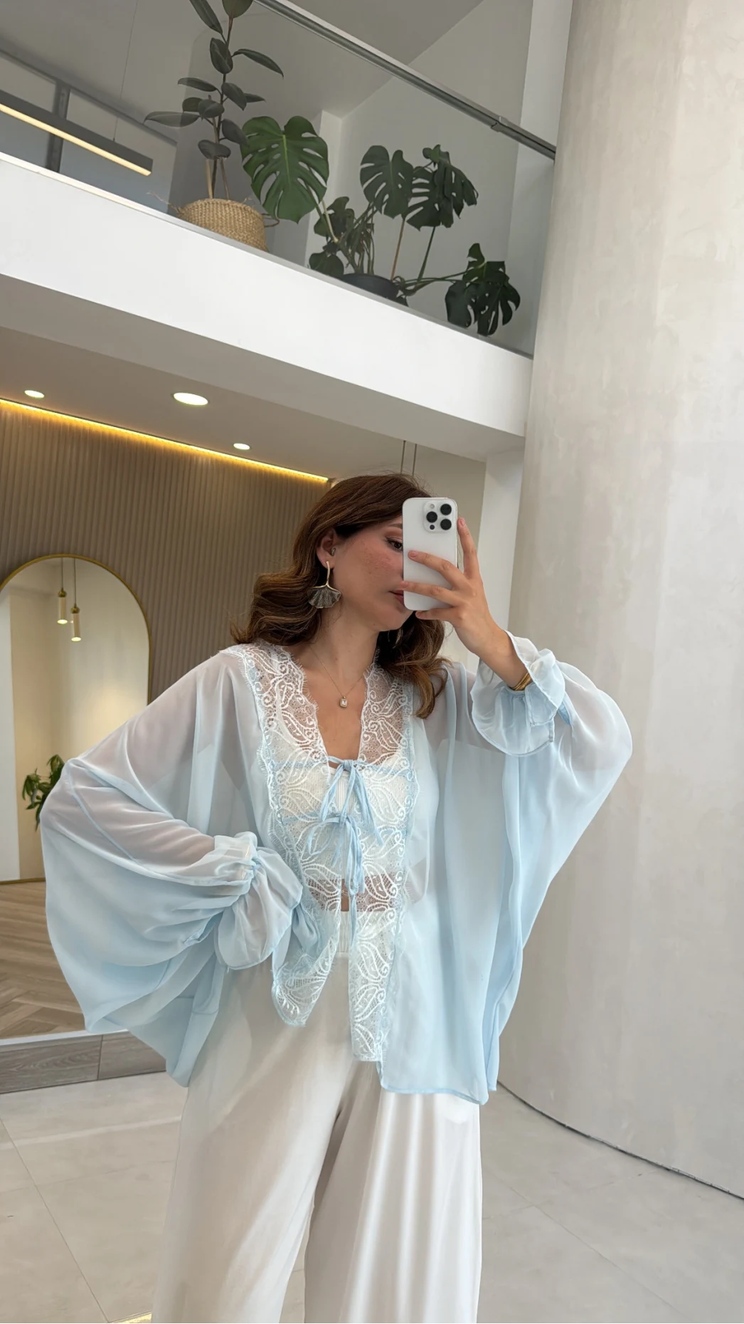 Transparan Asimetrik Dantel Bluz - Mavi - Kod: 1690