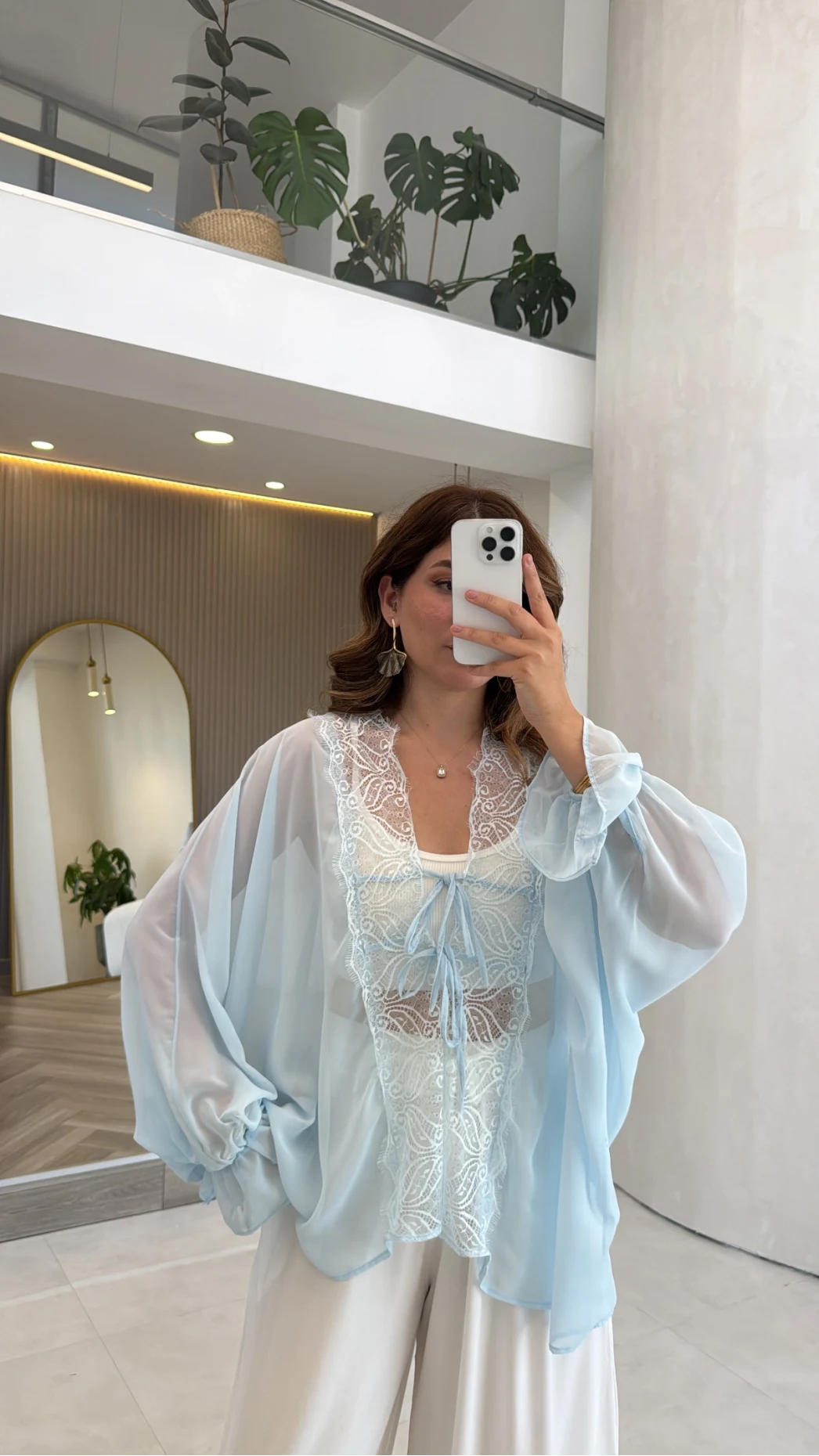 Transparan Asimetrik Dantel Bluz - Mavi - Kod: 1690
