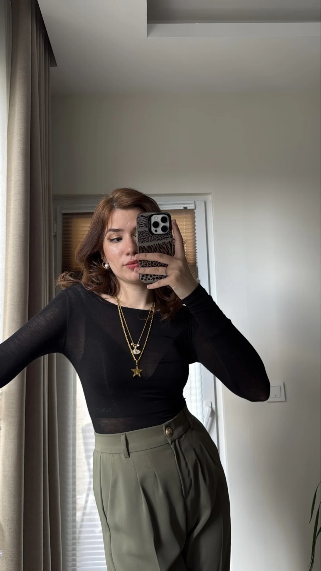 Transparan Siyah Kayık Yaka Bluz