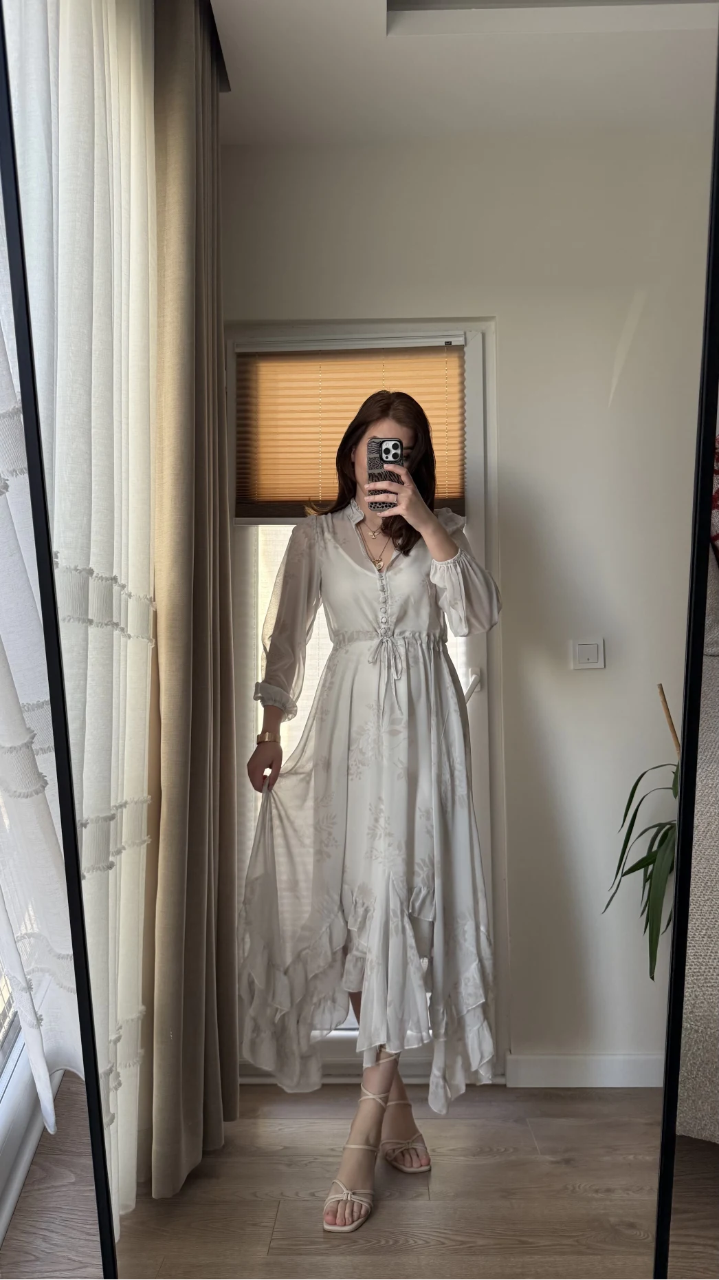 Tül Etekleri Fırfırlı Prenses Elbise 1