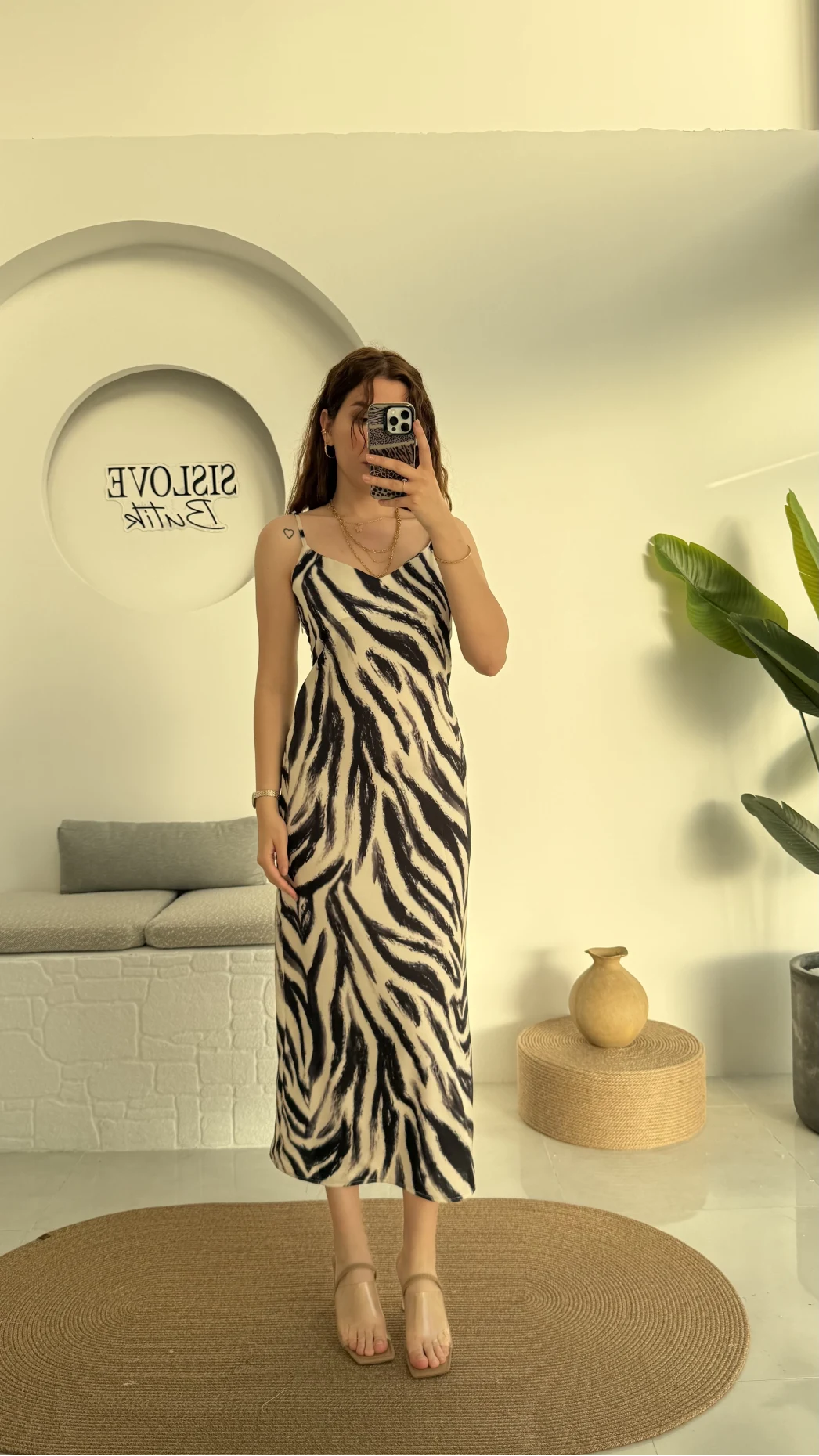 V Yaka Saten Elbise - 3283