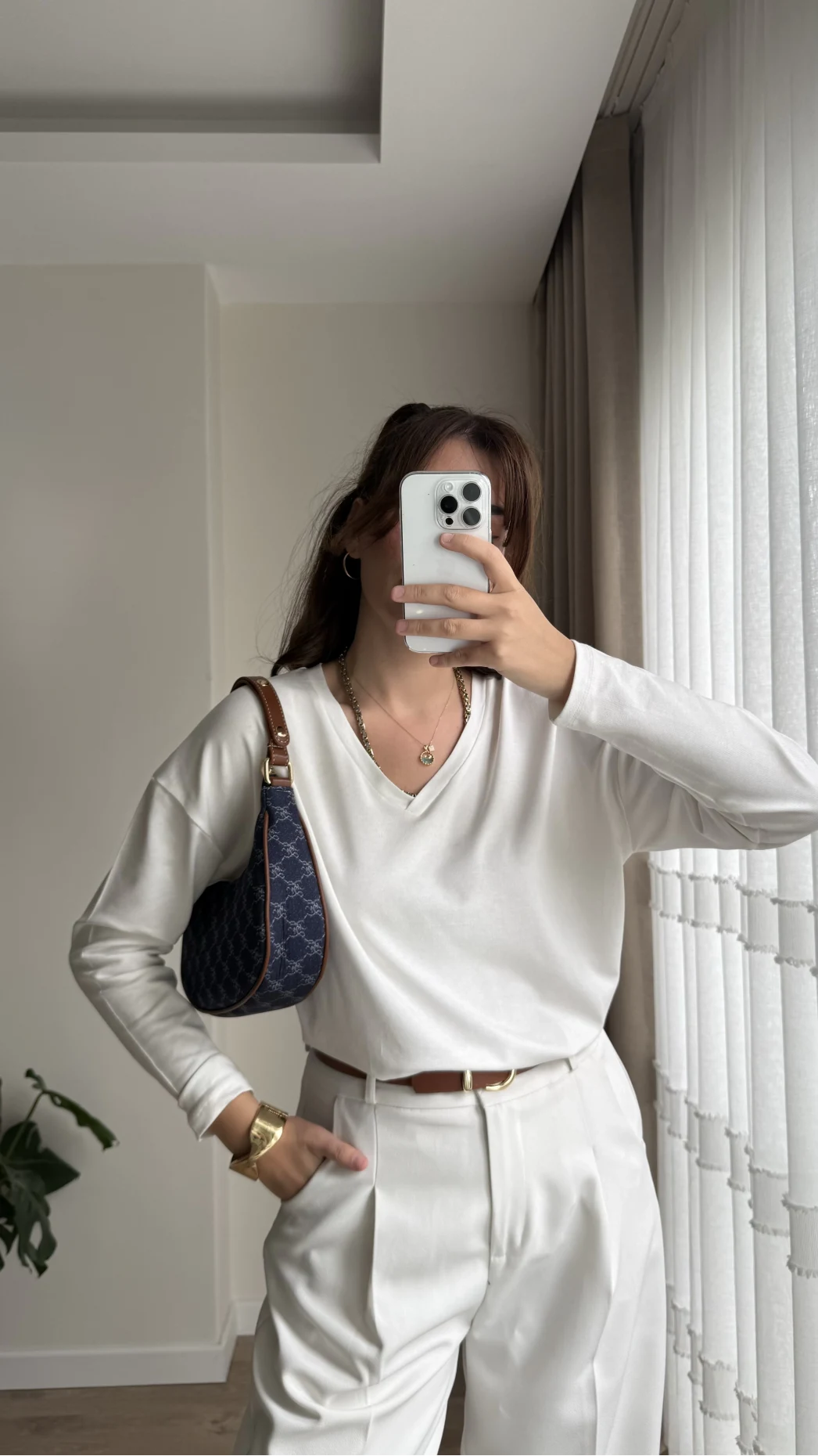 Valerie V Yaka Esnek Likralı Bluz Beyaz