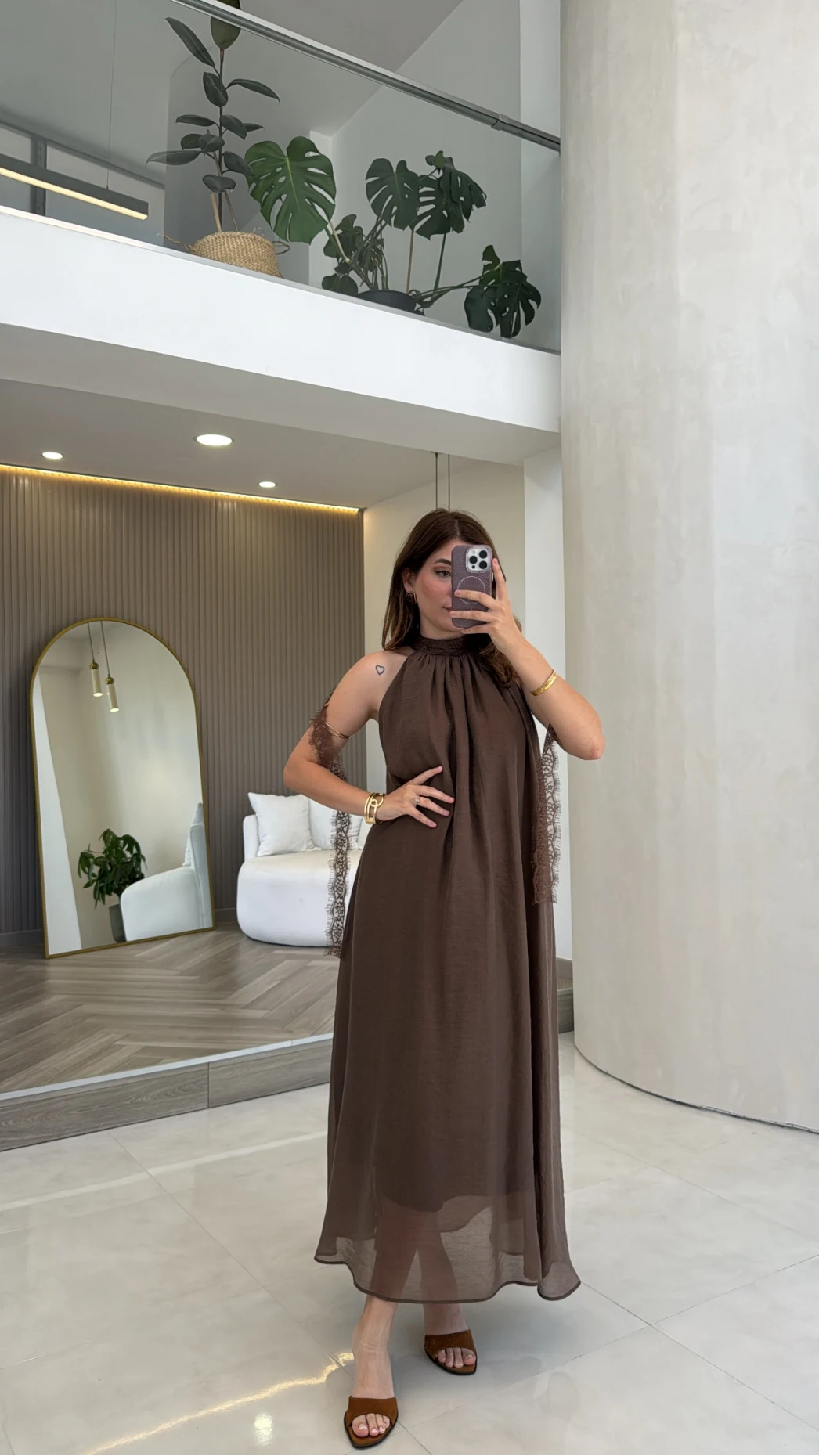 Yakası Dantel Bağlamalı Uzun Elbise - Kahve - Kod: 3438