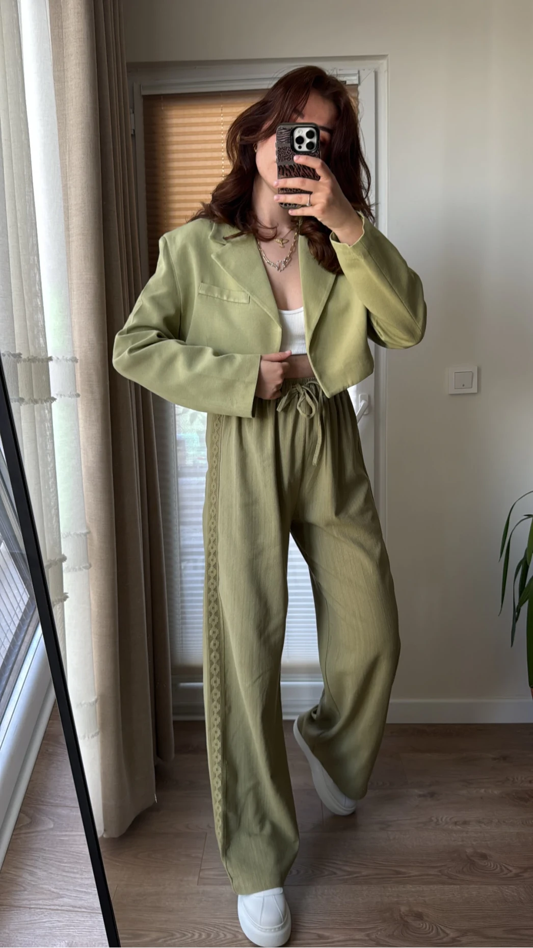 Yanı Dantel Şeritli Haki Keten Palazzo Pantolon