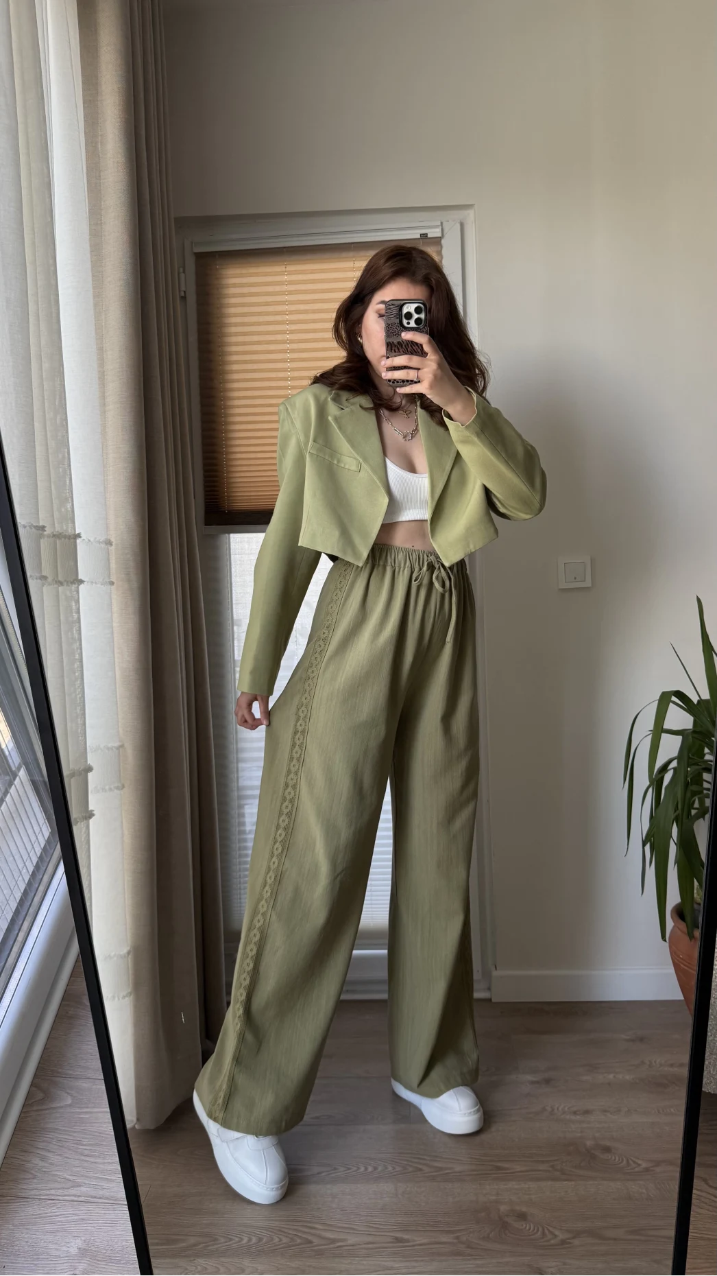 Yanı Dantel Şeritli Haki Keten Palazzo Pantolon