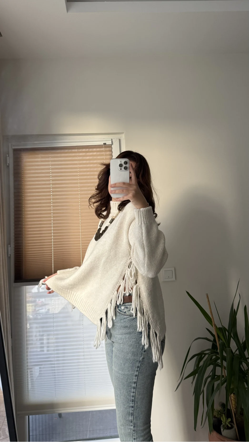 Yanlardan Püsküllü Kazak