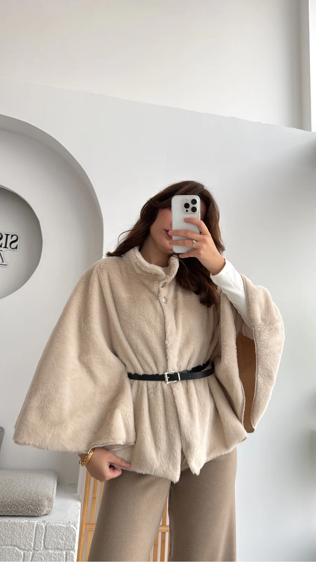 Yumoş Panço Kemerli Düğmeli Dik Yaka