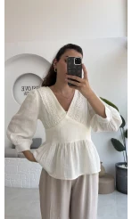 1034 - Freesia Dantel Detay Müslin Bluz - Kırık Beyaz