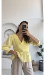 1034 - Freesia Dantel Detay Müslin Bluz - Sarı