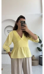 1034 - Freesia Dantel Detay Müslin Bluz - Sarı