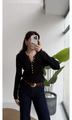 Lyssa V Yaka Çıtçıtlı Triko Kazak - Siyah