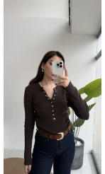 Lyssa V Yaka Çıtçıtlı Triko Kazak - Acı Kahve